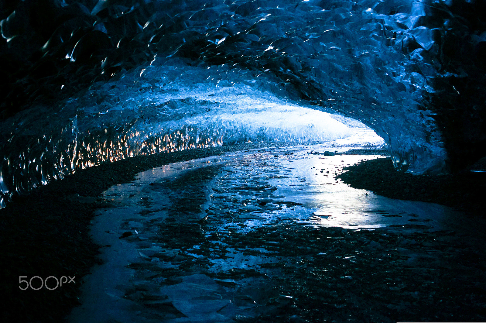 Sony Alpha NEX-5R + Sony E 35mm F1.8 OSS sample photo. Skaftafell ice cave photography