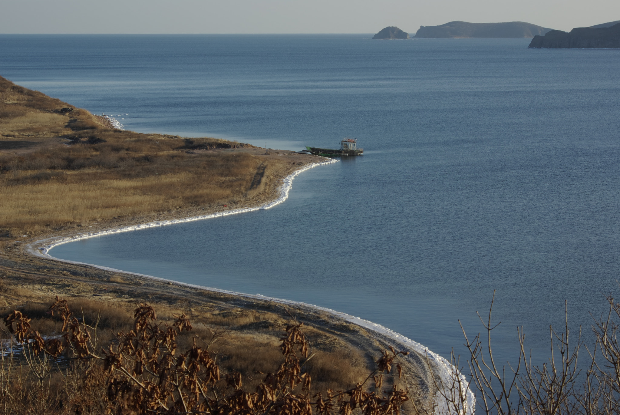 Pentax K10D + Pentax smc DA 55-300mm F4.0-5.8 ED sample photo. Ferryboat between islands photography