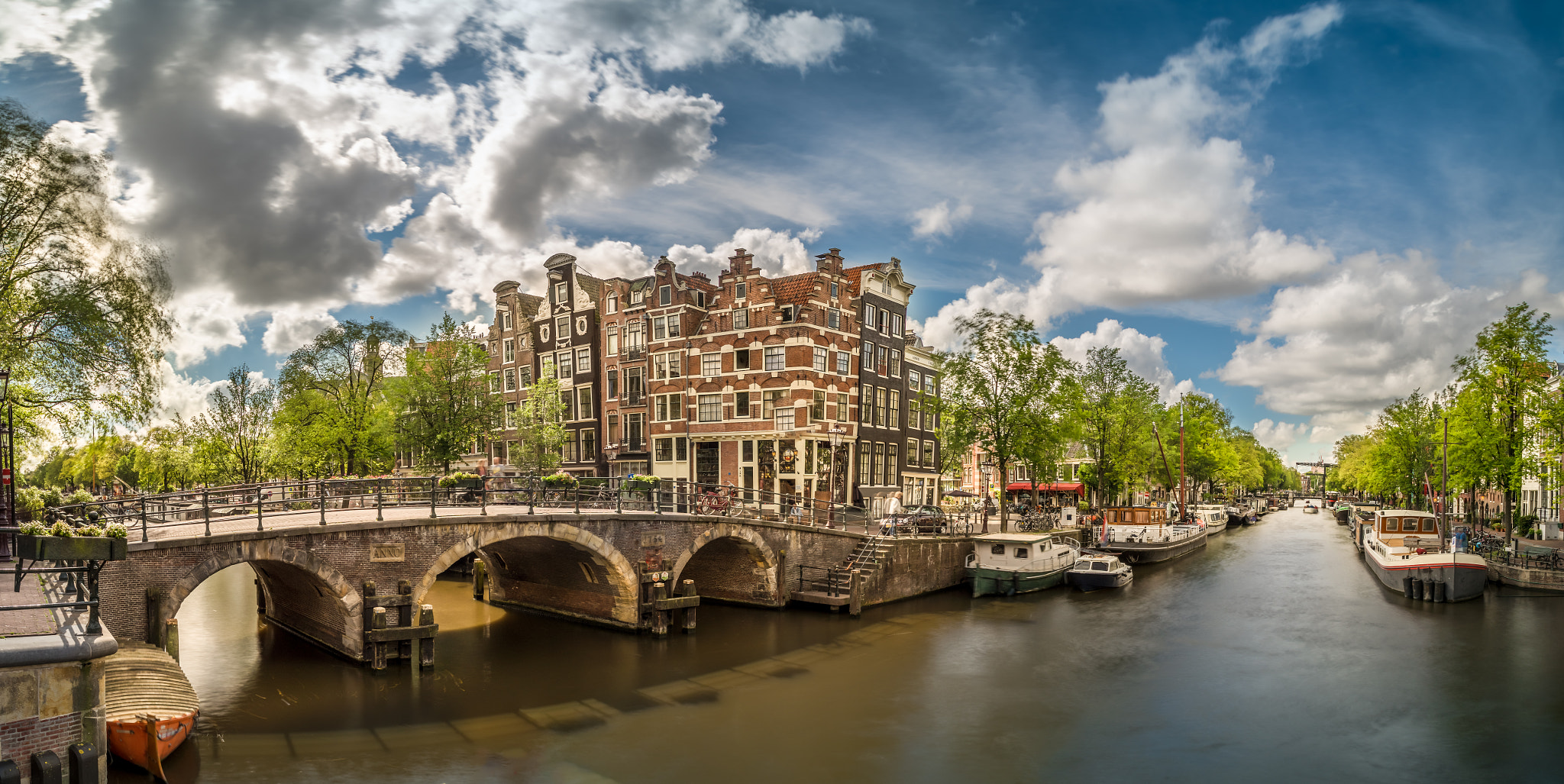 Sony a7R + Canon EF 24-105mm F4L IS USM sample photo. Amsterdam canals on summertime, brouwersgracht photography
