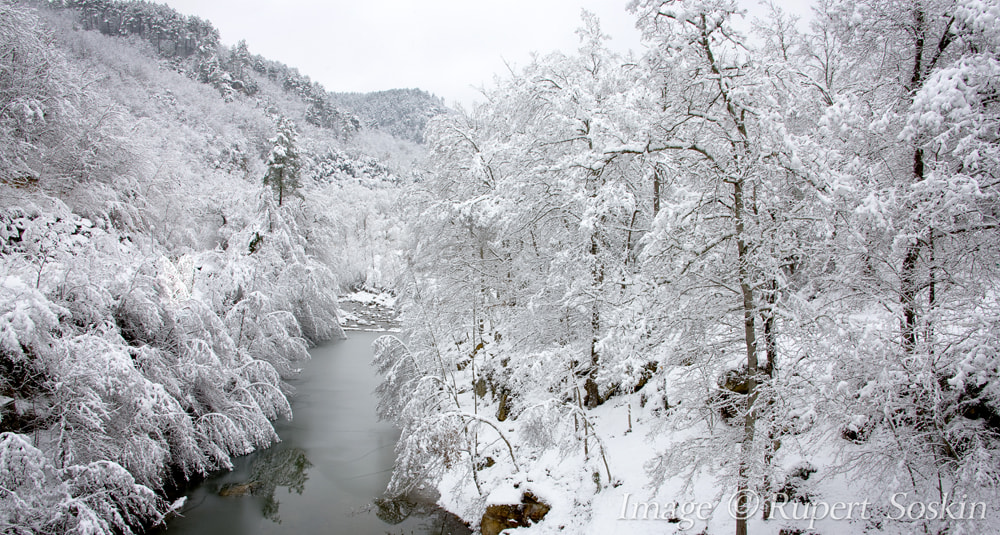 Canon EF 28-300mm F3.5-5.6L IS USM sample photo. Snowy river photography