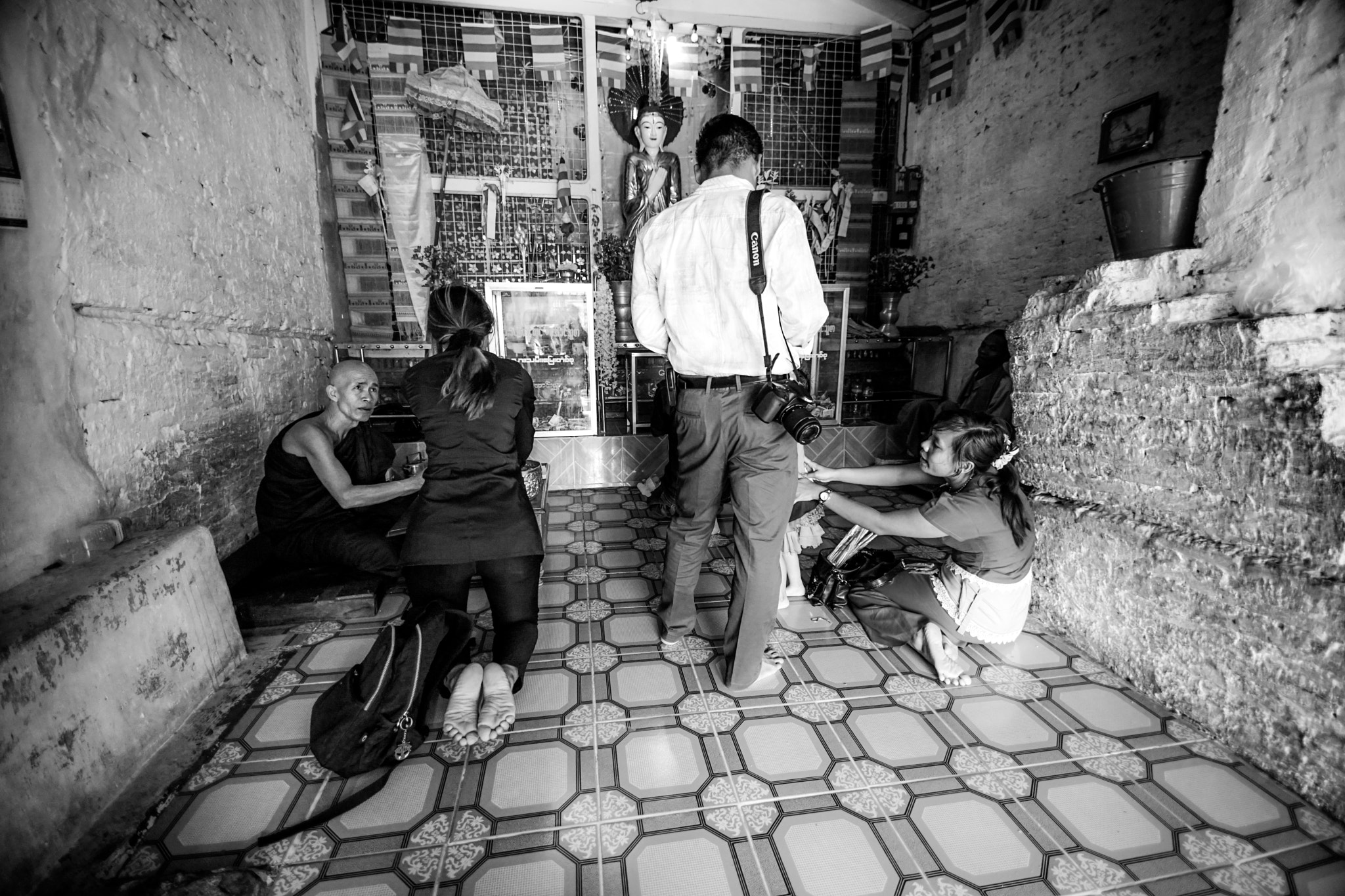 Sony a7 II + 20mm F2.8 sample photo. Inside pagoda, mandalay photography