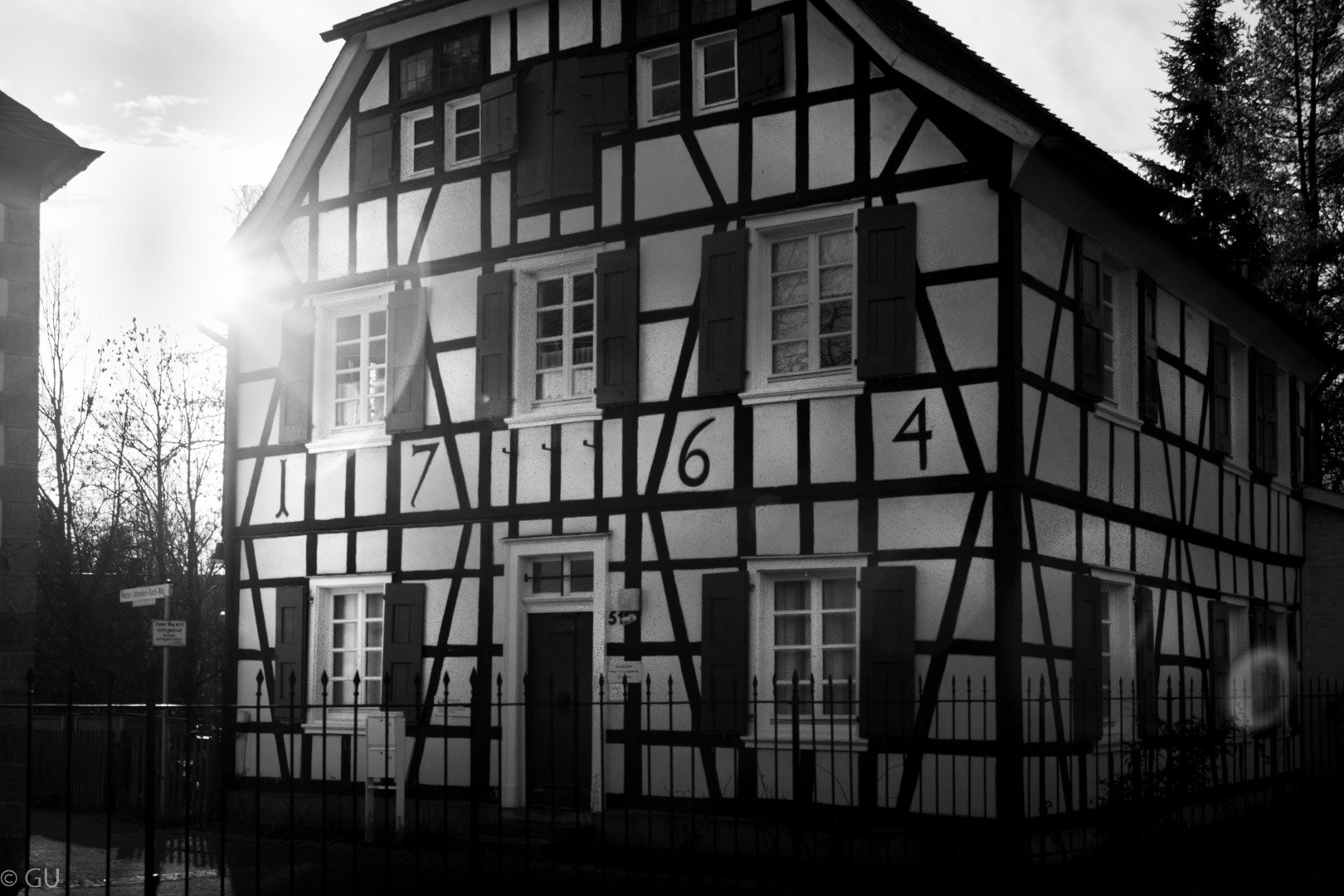 Minolta AF 28-105mm F3.5-4.5 [New] sample photo. Haus im sonnenunterngang photography