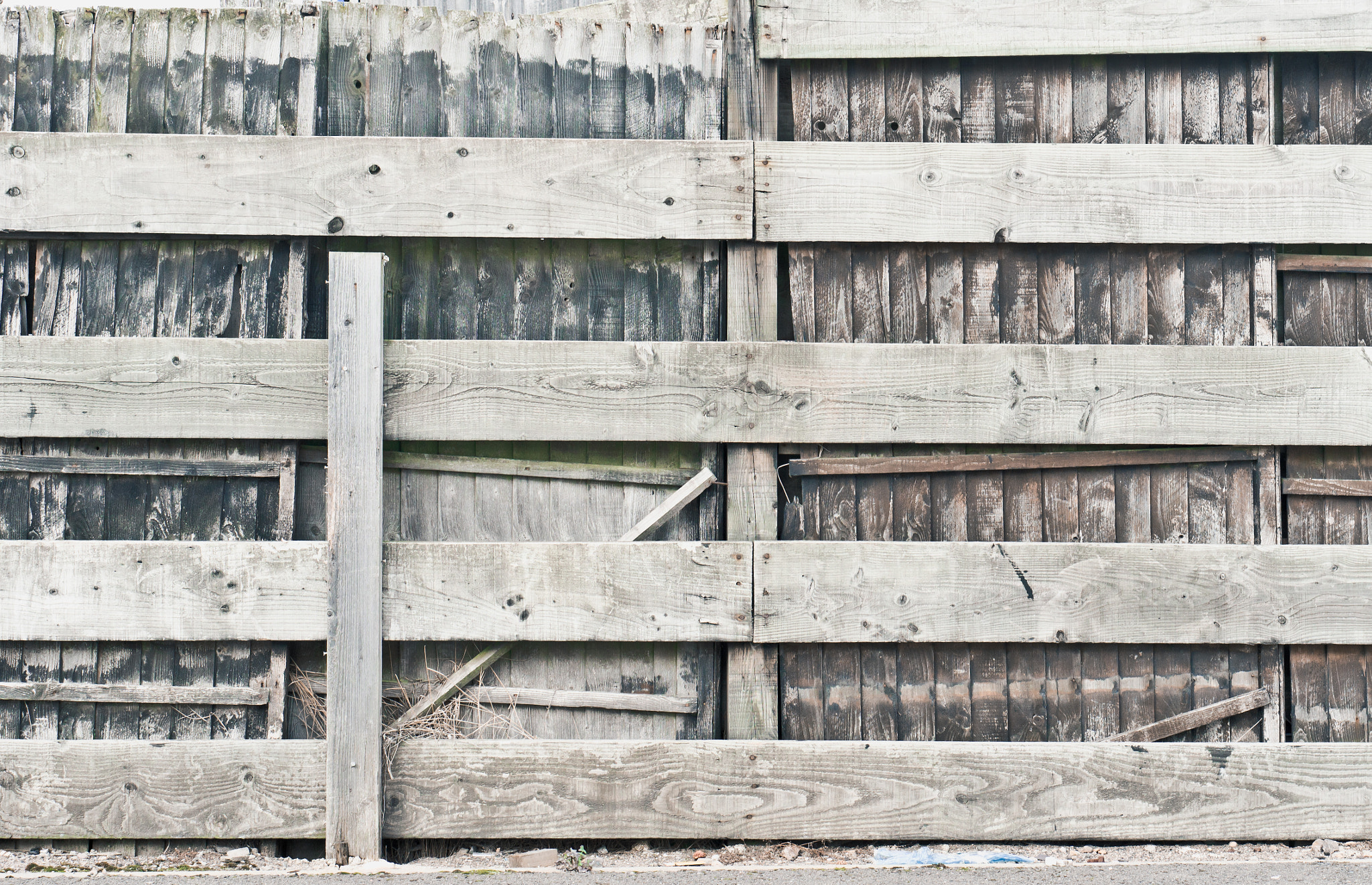 Sony Alpha NEX-5 + E 50mm F1.8 OSS sample photo. Old fence photography