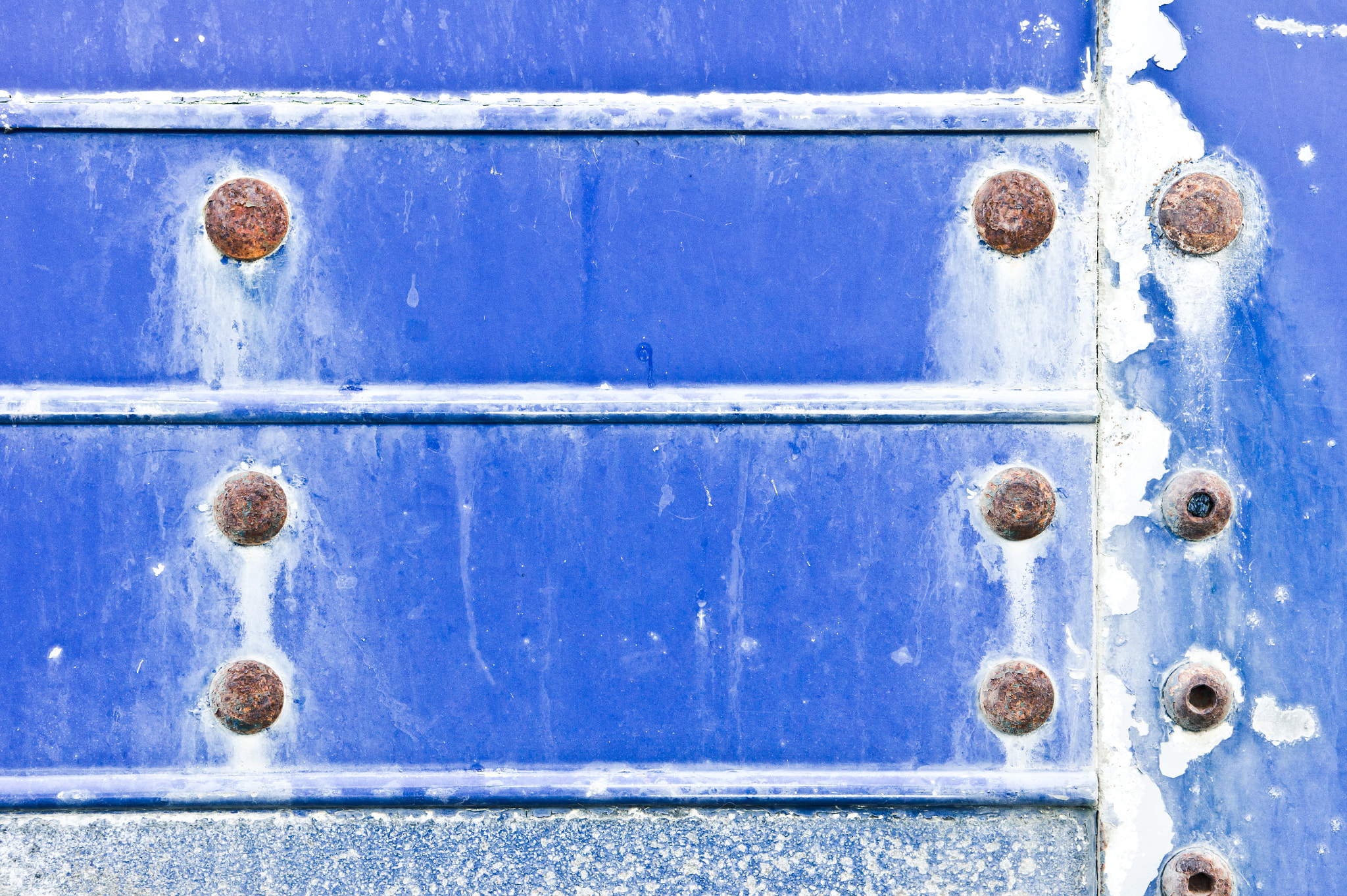 Sony Alpha NEX-5 + E 50mm F1.8 OSS sample photo. Blue metal photography