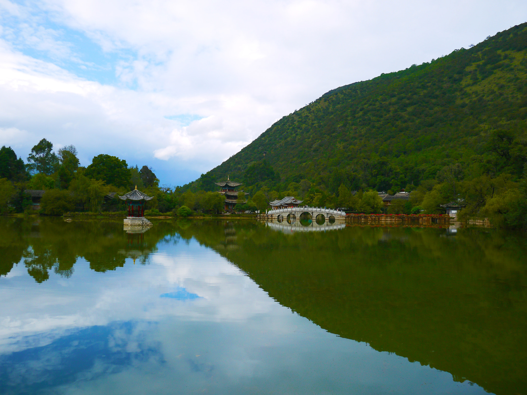 LUMIX G VARIO PZ 14-42/F3.5-5.6 sample photo. Reflections photography