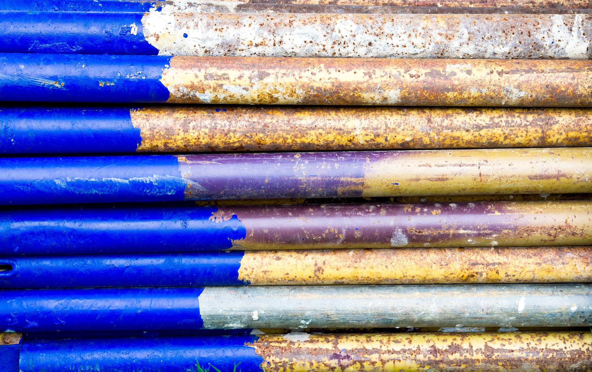 Sony Alpha NEX-5 + E 50mm F1.8 OSS sample photo. Scaffolding bars photography