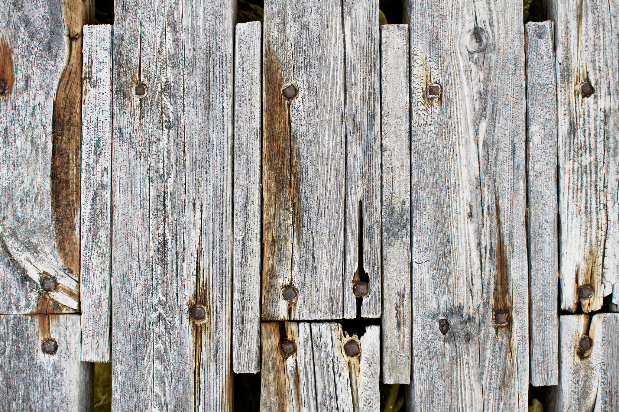 Sony Alpha NEX-5 + Sony E 30mm F3.5 Macro sample photo. Wood panels photography