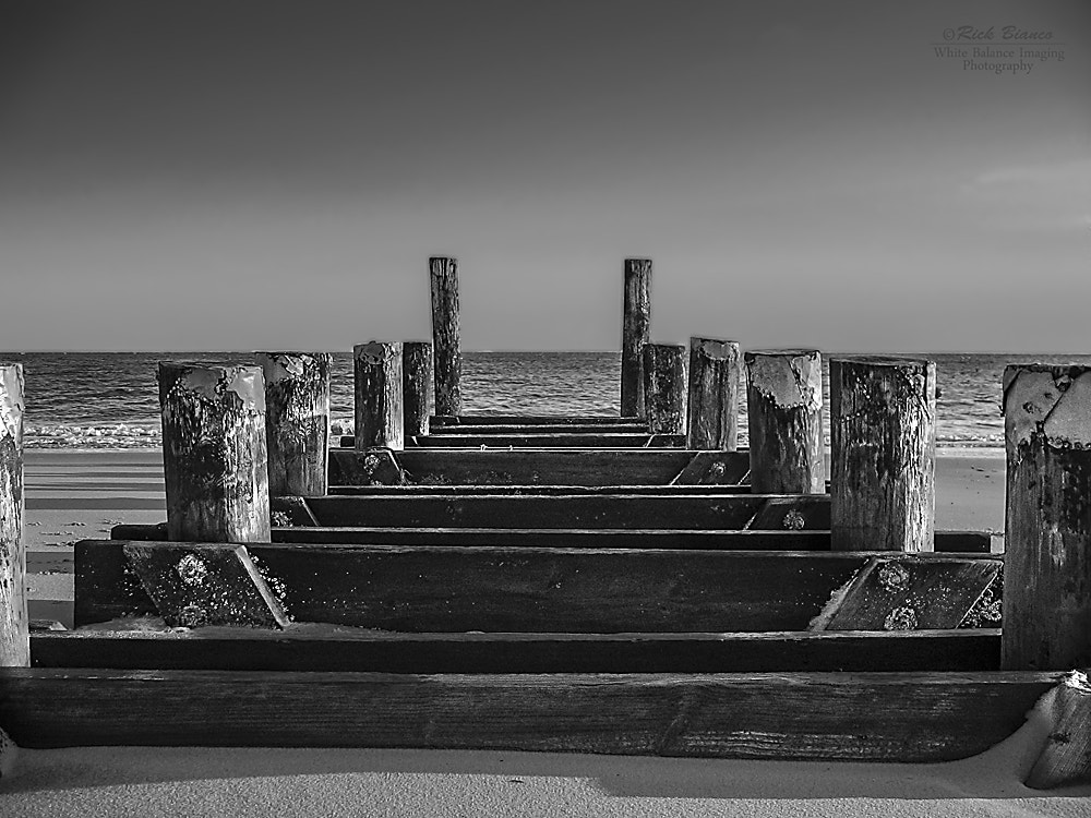 Canon POWERSHOT A400 sample photo. Beach structure photography