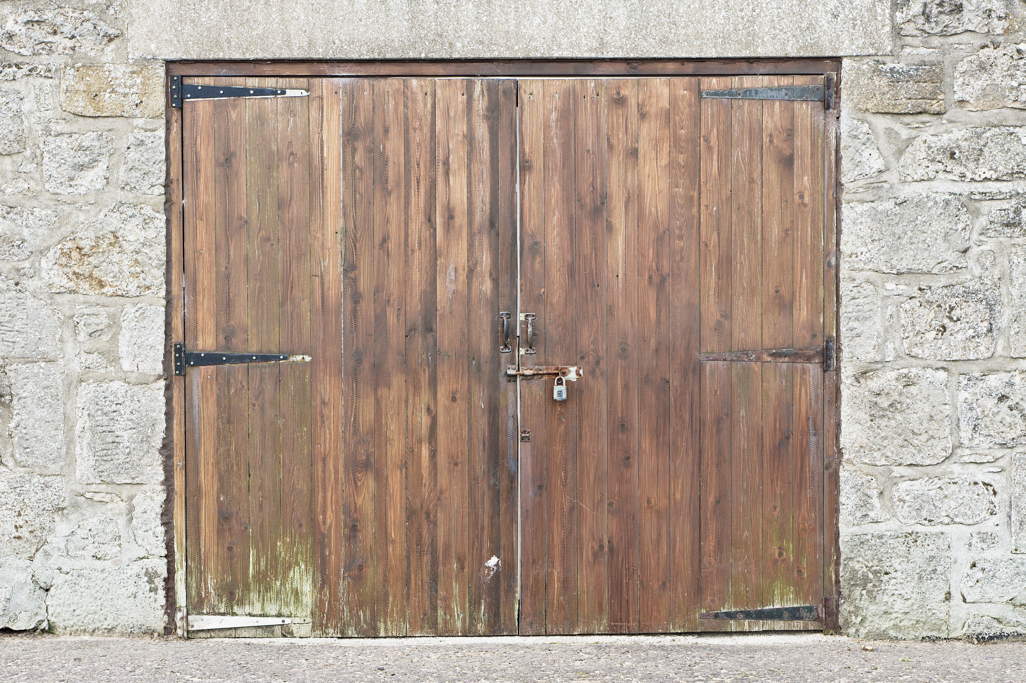 Sony Alpha NEX-5 + E 50mm F1.8 OSS sample photo. Garage door photography