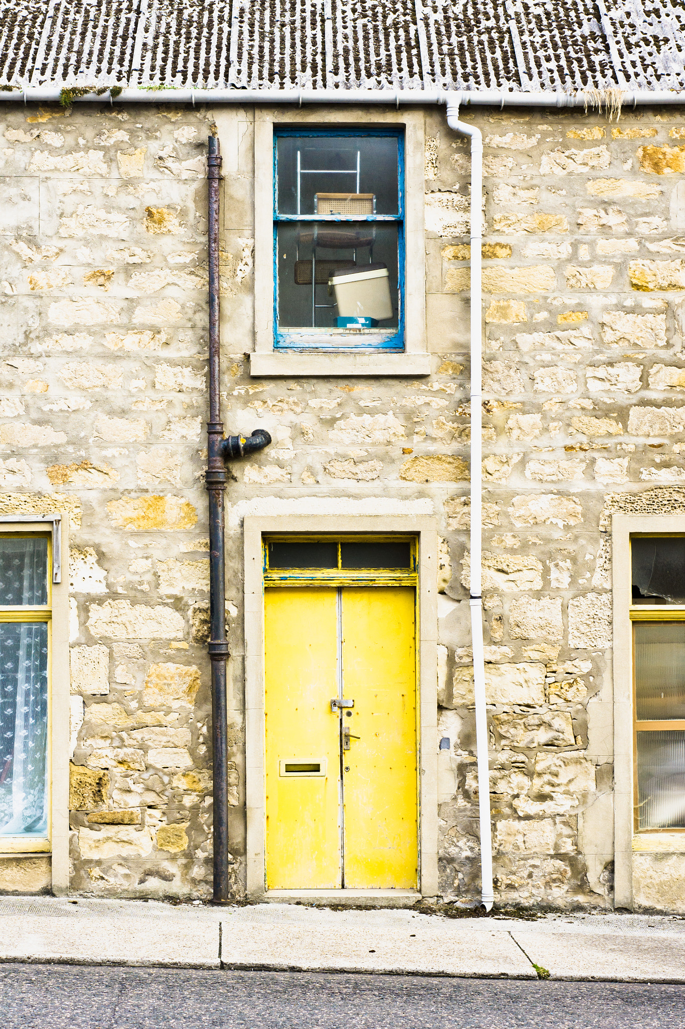 Sony Alpha NEX-5 + E 50mm F1.8 OSS sample photo. Old house photography