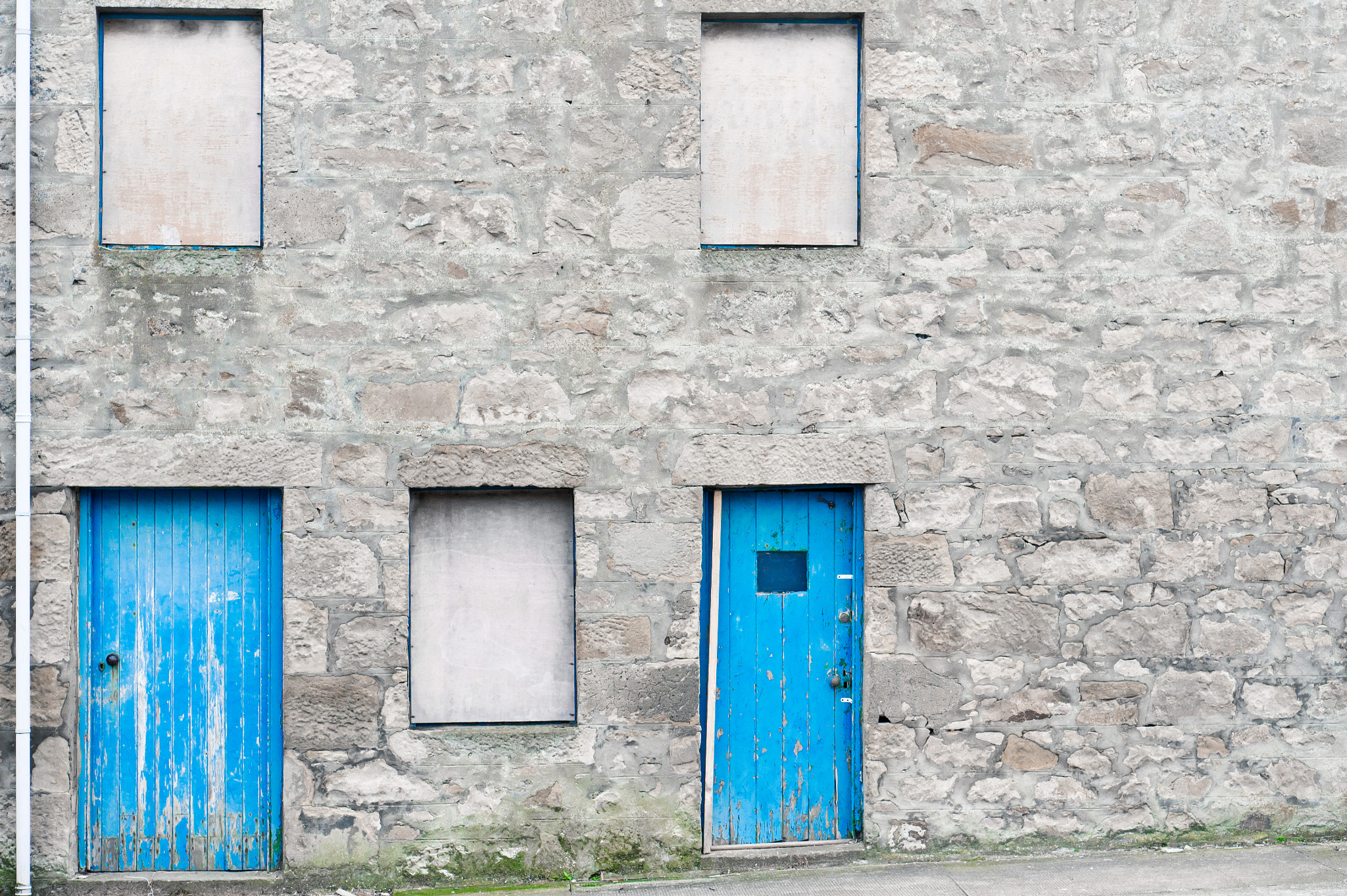 Sony Alpha NEX-5 + E 50mm F1.8 OSS sample photo. Old stone house photography