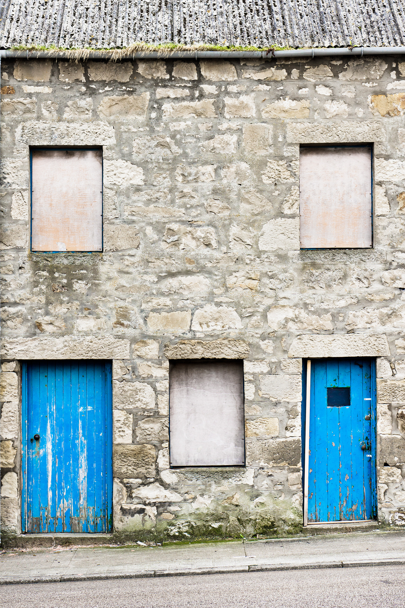 Sony Alpha NEX-5 + E 50mm F1.8 OSS sample photo. Old stone house photography