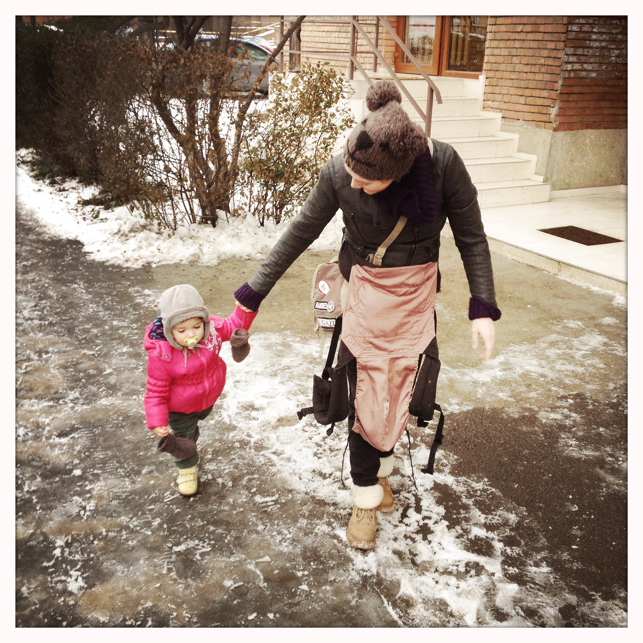 Hipstamatic 305 sample photo. Chaud! chaud, non! non! photography