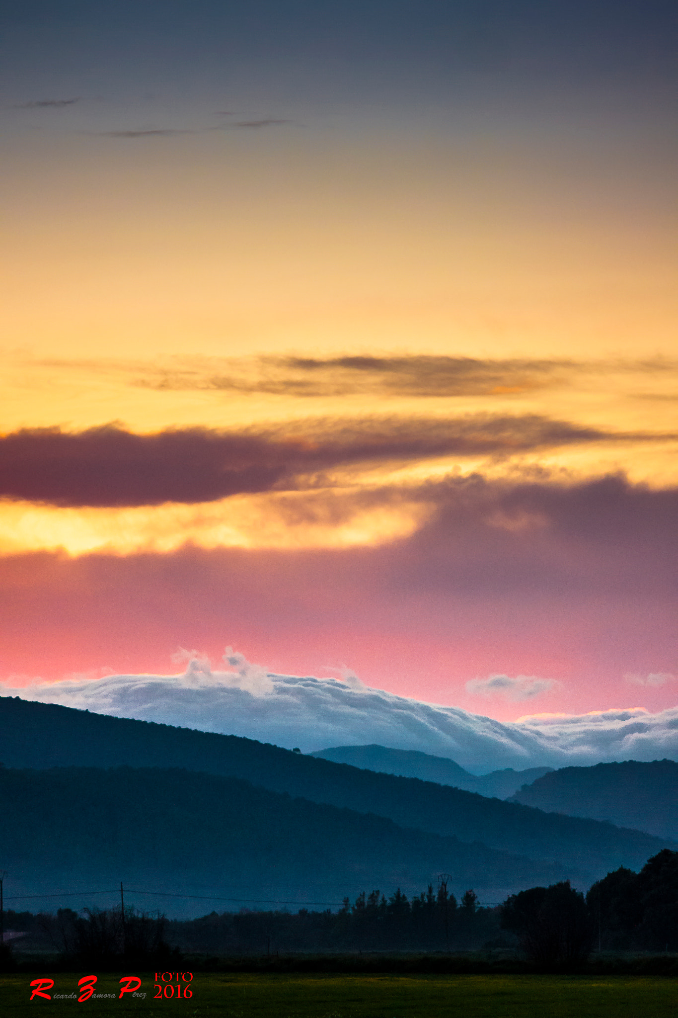 Minolta AF 135mm F2.8 sample photo. Nubes de algodones photography