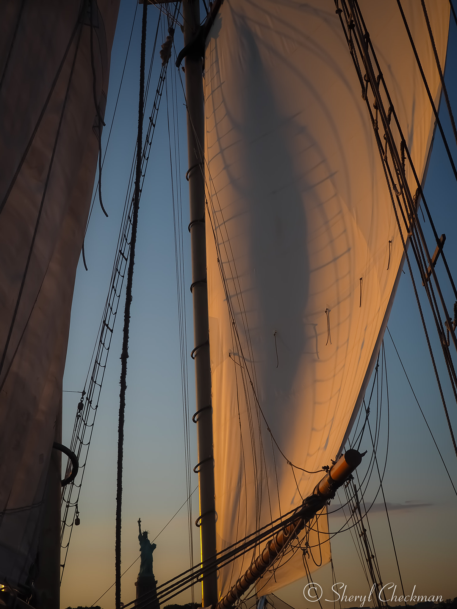 Olympus M.Zuiko Digital 14-42mm F3.5-5.6 II R sample photo. Liberty between sails photography