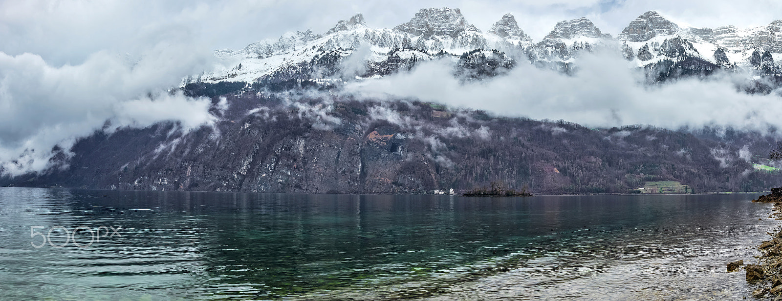 Nikon D810 + Nikon AF-S DX Nikkor 18-105mm F3.5-5.6G ED VR sample photo. Am walensee -  panorama photography