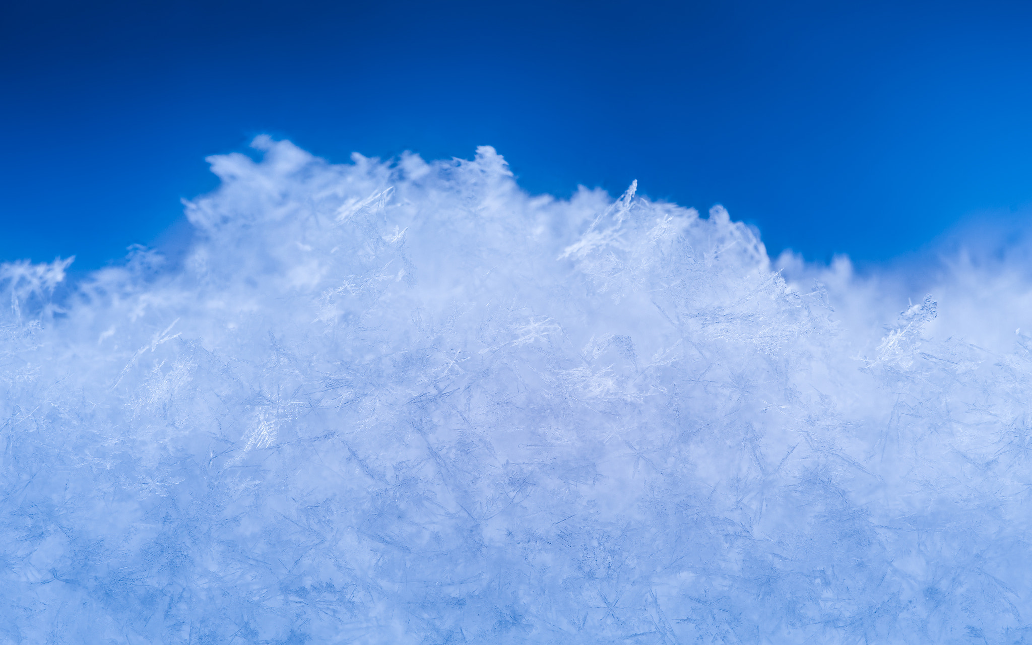 Sigma 150mm f/2.8 EX DG OS HSM APO Macro sample photo. Structure of snow photography