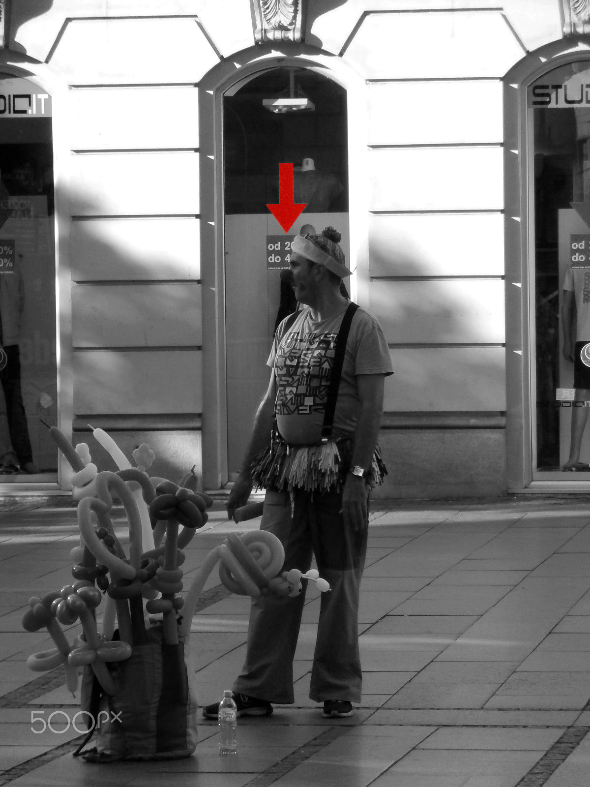 Olympus VR360,D760 sample photo. Street clown photography