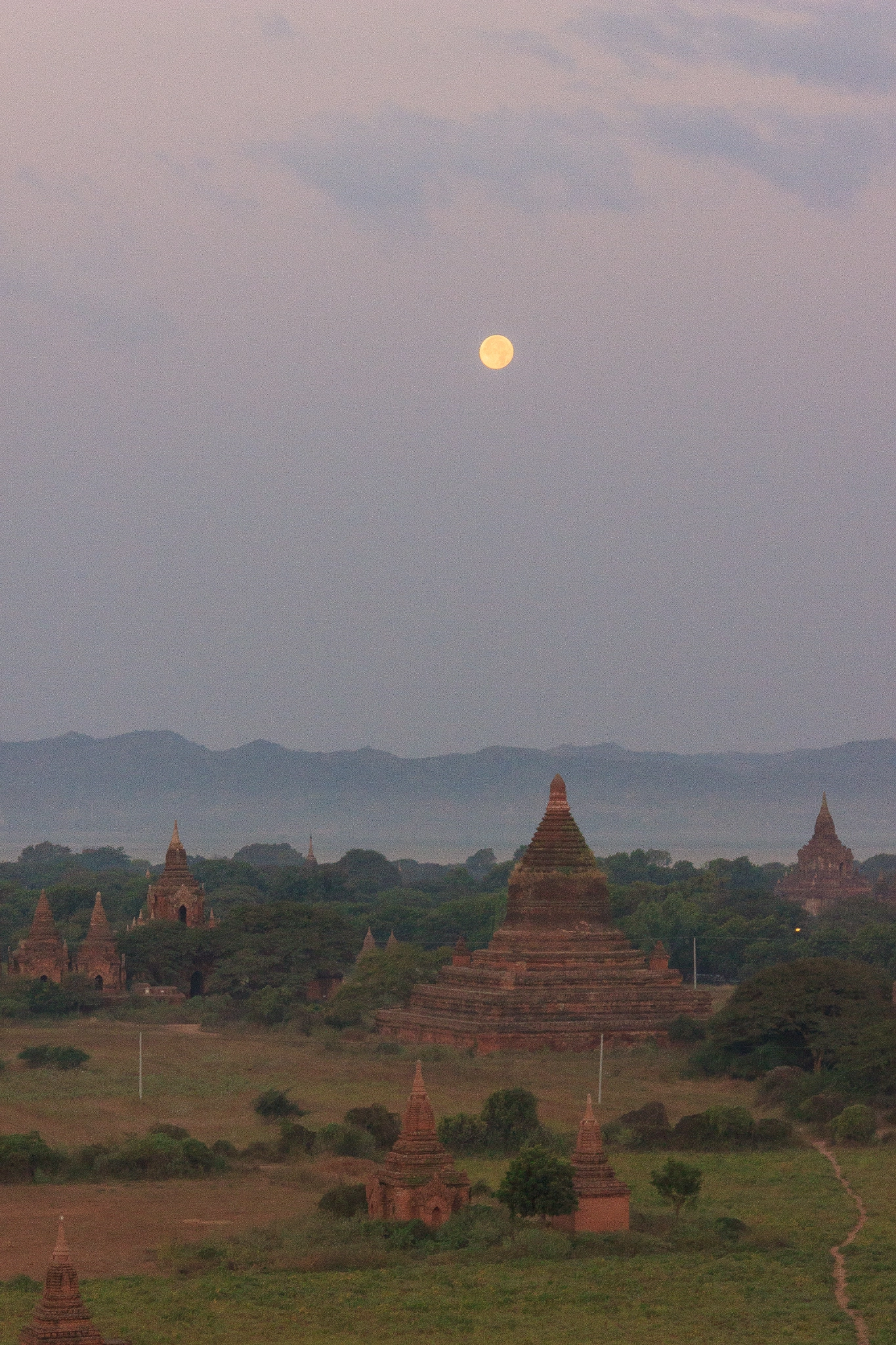 Canon EF-S 17-85mm F4-5.6 IS USM sample photo. Moonfall photography