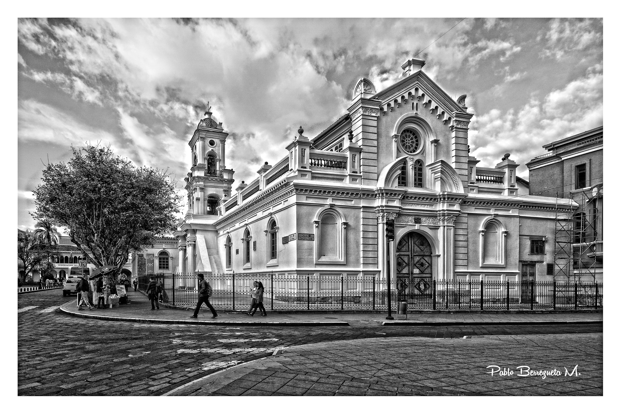 Sony ILCA-77M2 + Tamron SP AF 10-24mm F3.5-4.5 Di II LD Aspherical (IF) sample photo. Catedral vieja cuenca ecuador photography