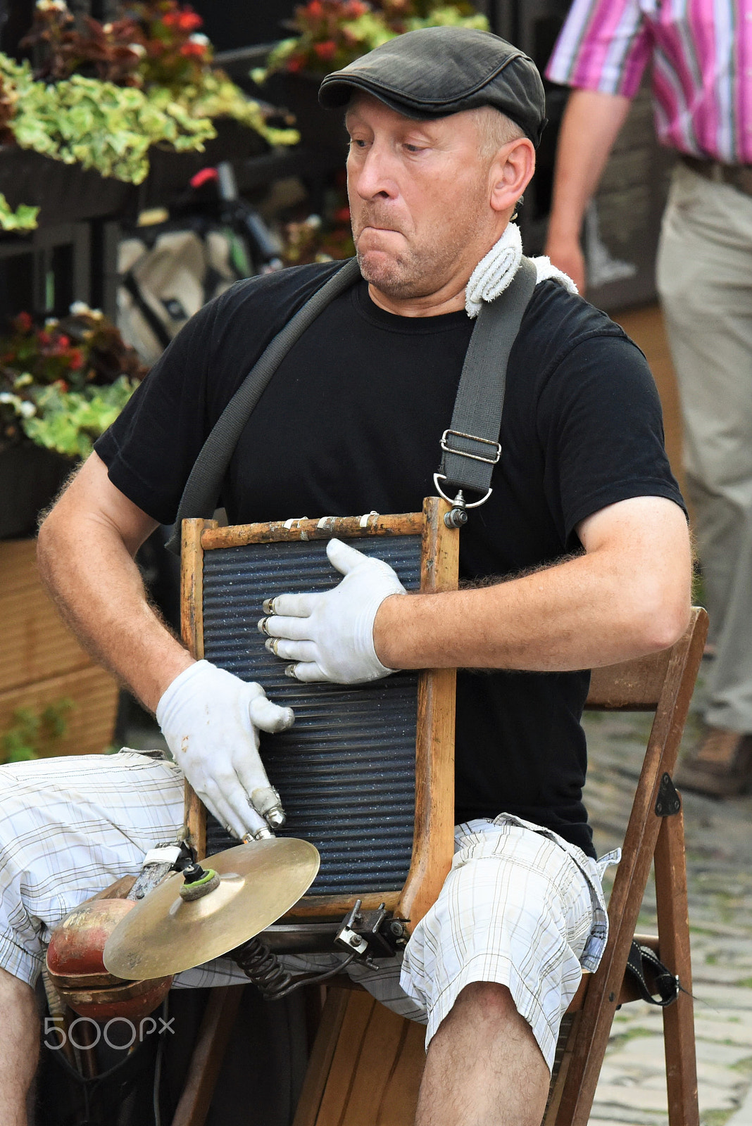 Sigma 70-200mm F2.8 EX DG Macro HSM II sample photo. Prague busker photography