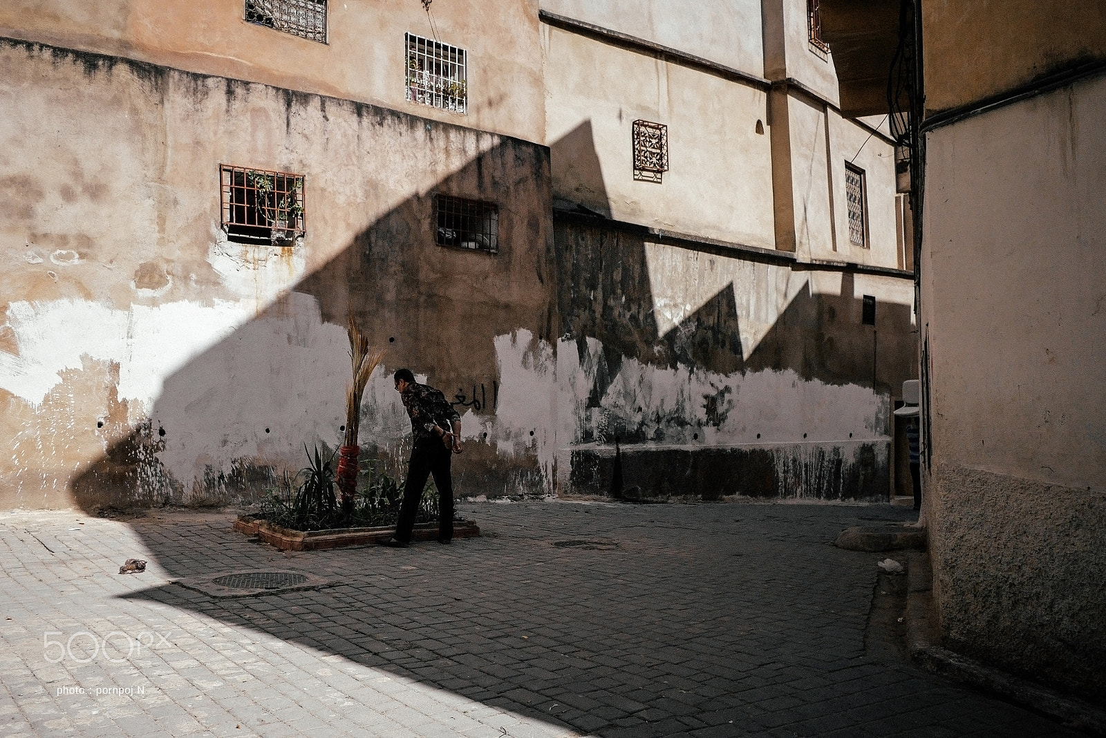 Panasonic Lumix DMC-GX7 + Panasonic Lumix G 14mm F2.5 ASPH sample photo. Street activity photography