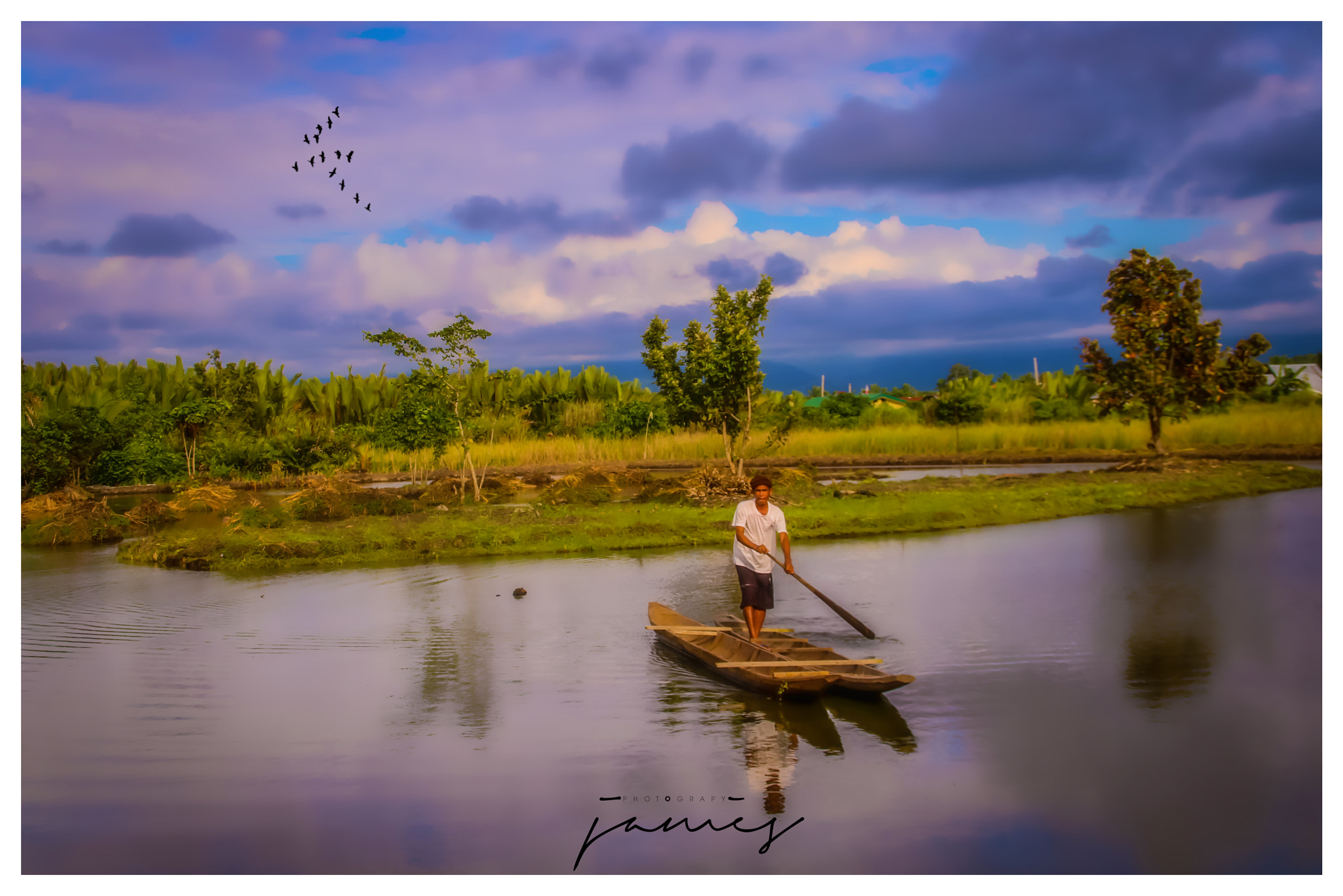 Canon EOS 750D (EOS Rebel T6i / EOS Kiss X8i) sample photo. Traditional canoeing boat.jpg photography