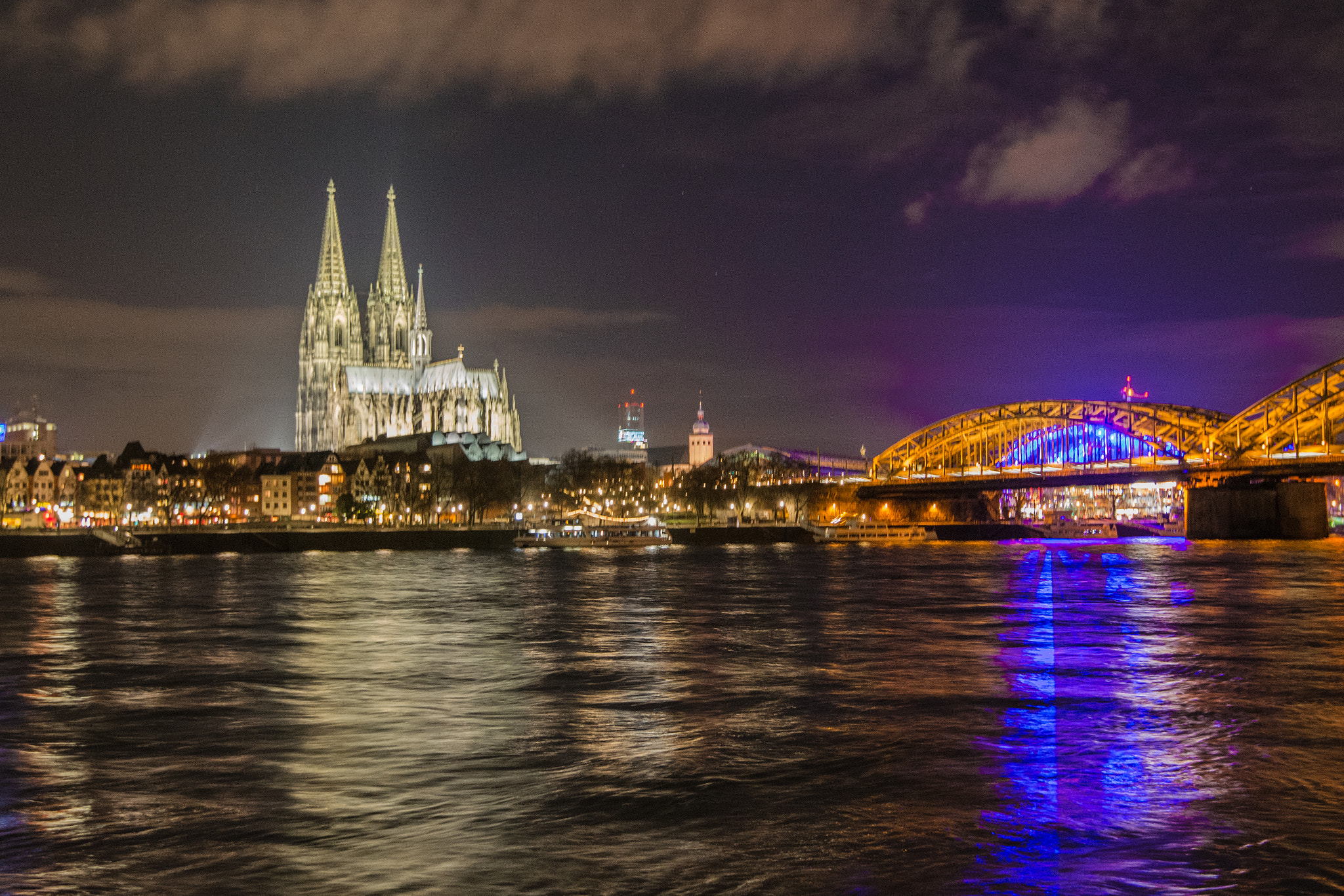 Nikon AF-S Nikkor 16-35mm F4G ED VR sample photo. Cologne photography