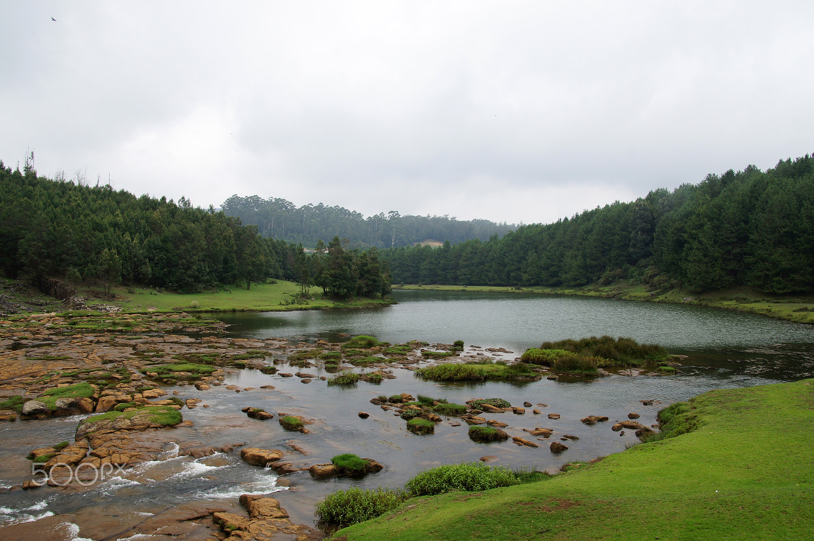 Sony SLT-A33 + DT 18-270mm F3.5-6.3 SSM sample photo. Pykara river photography