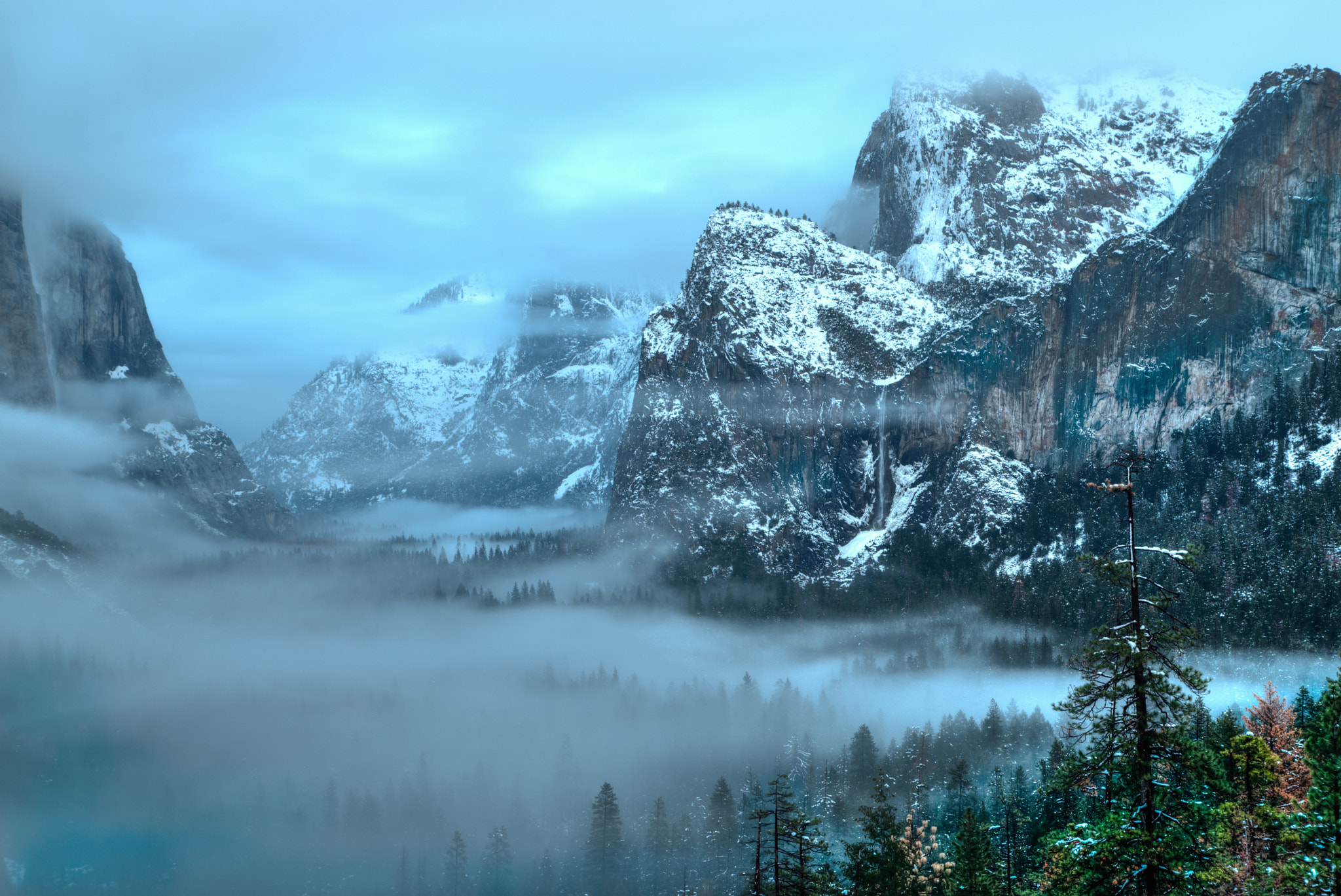Sony a7R + Canon EF 24-105mm F4L IS USM sample photo. Cold and beautiful yosemite photography