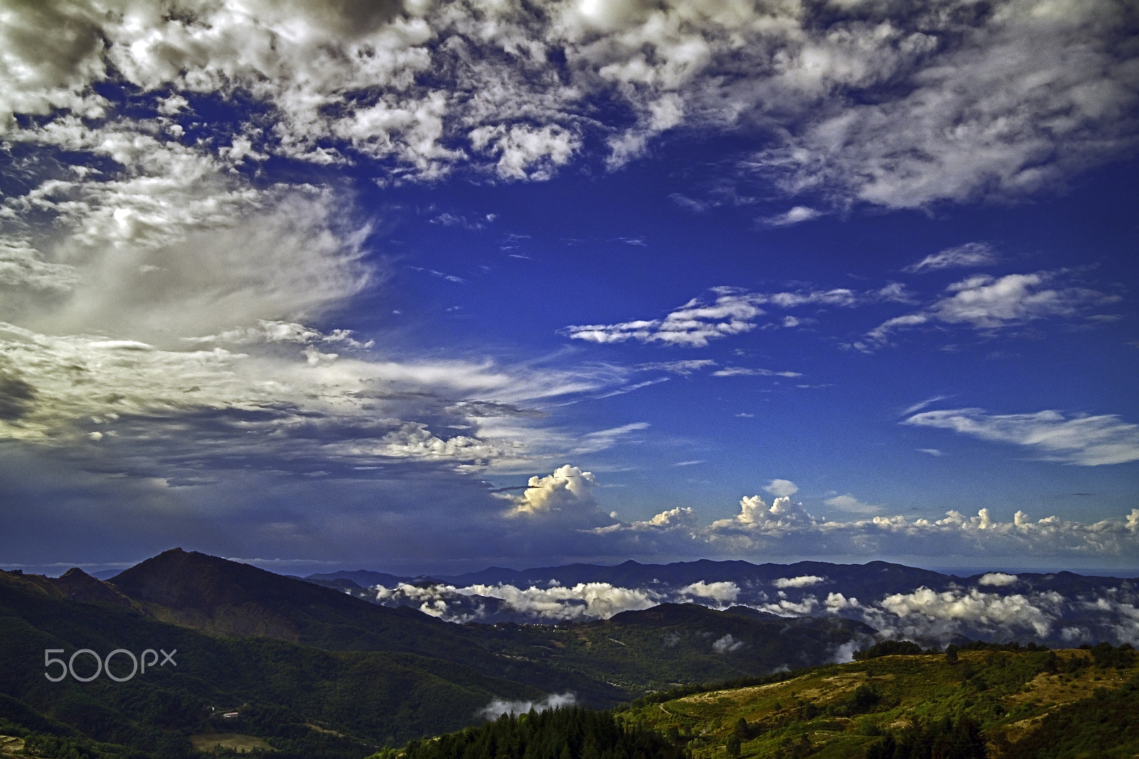 Samsung NX30 + Samsung NX 12-24mm F4-5.6 ED sample photo. Pillows of clouds photography