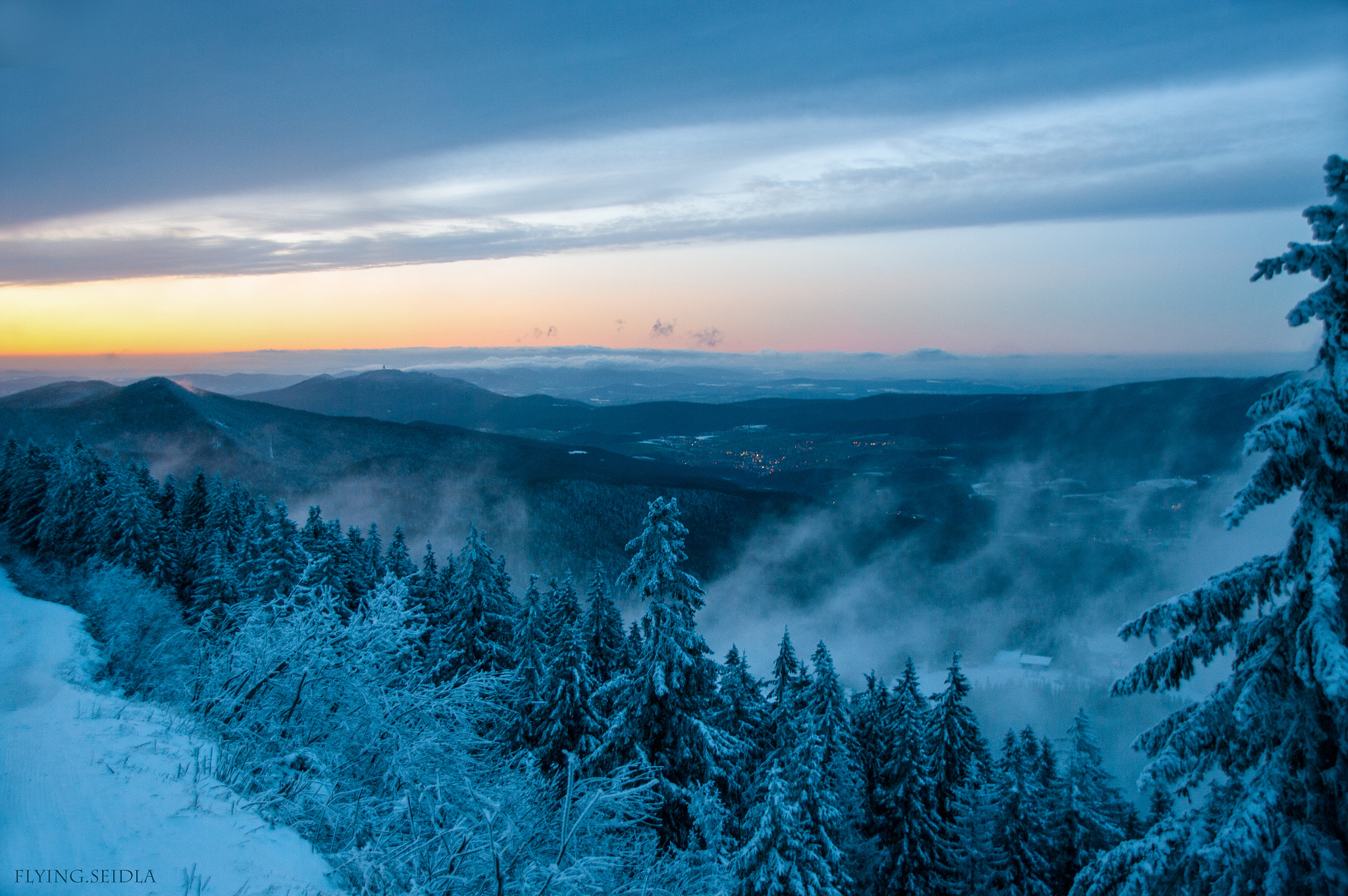 Sigma 18-250mm F3.5-6.3 DC Macro OS HSM sample photo. ... winter in blue & orange ... photography