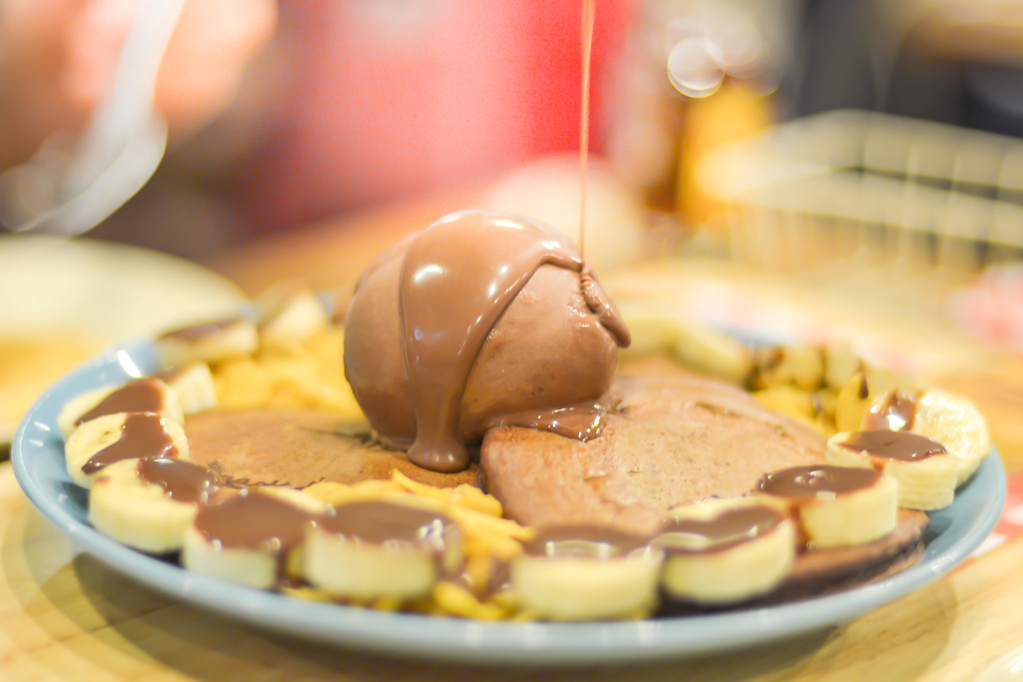 Nikon D3100 + Nikon AF Nikkor 50mm F1.4D sample photo. Ice cream and pancake for dessert photography