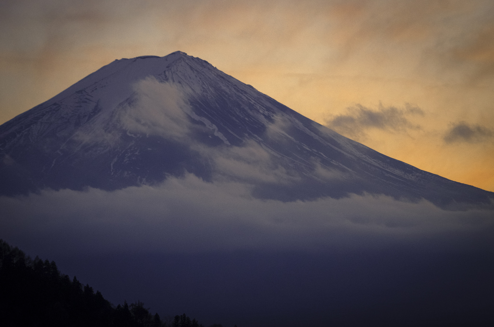 Pentax K-5 + smc PENTAX-FA J 75-300mm F4.5-5.8 AL sample photo. Mount fuji photography