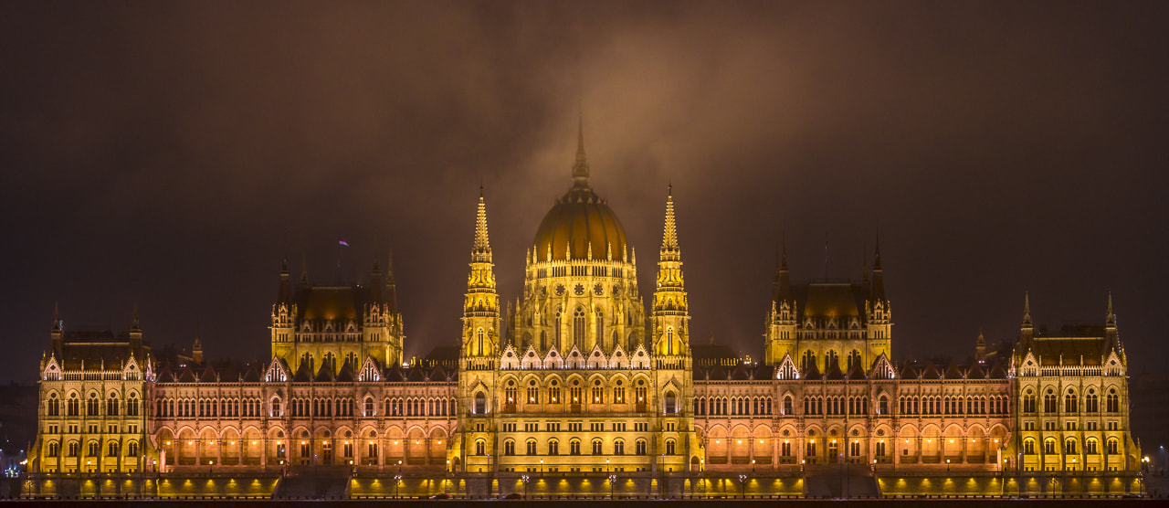 Pentax K-r + Pentax smc DA 50mm F1.8 sample photo. Budapest parlament photography