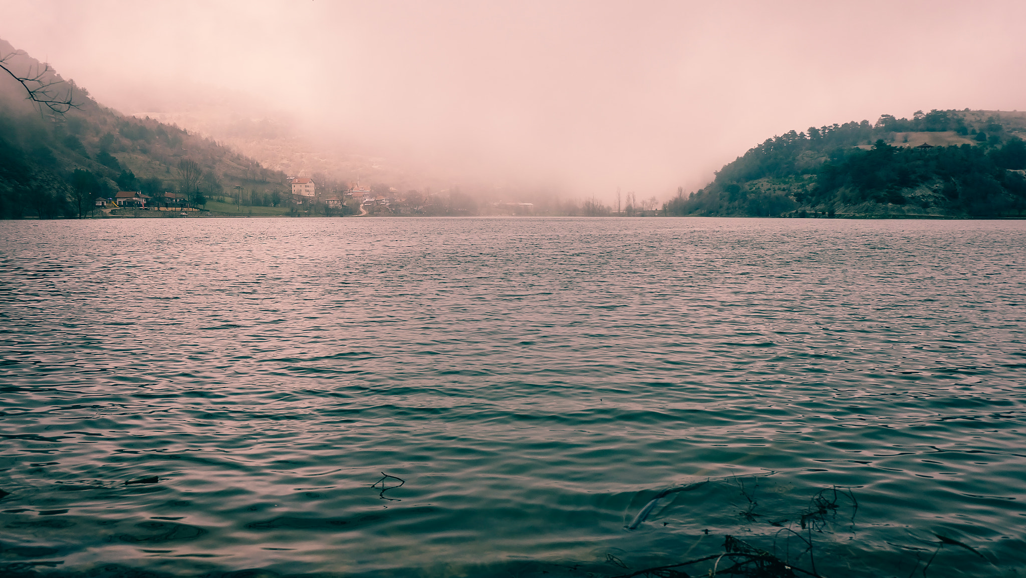 Fujifilm X-A1 + Fujifilm XF 18-55mm F2.8-4 R LM OIS sample photo. Foggy lakeside photography