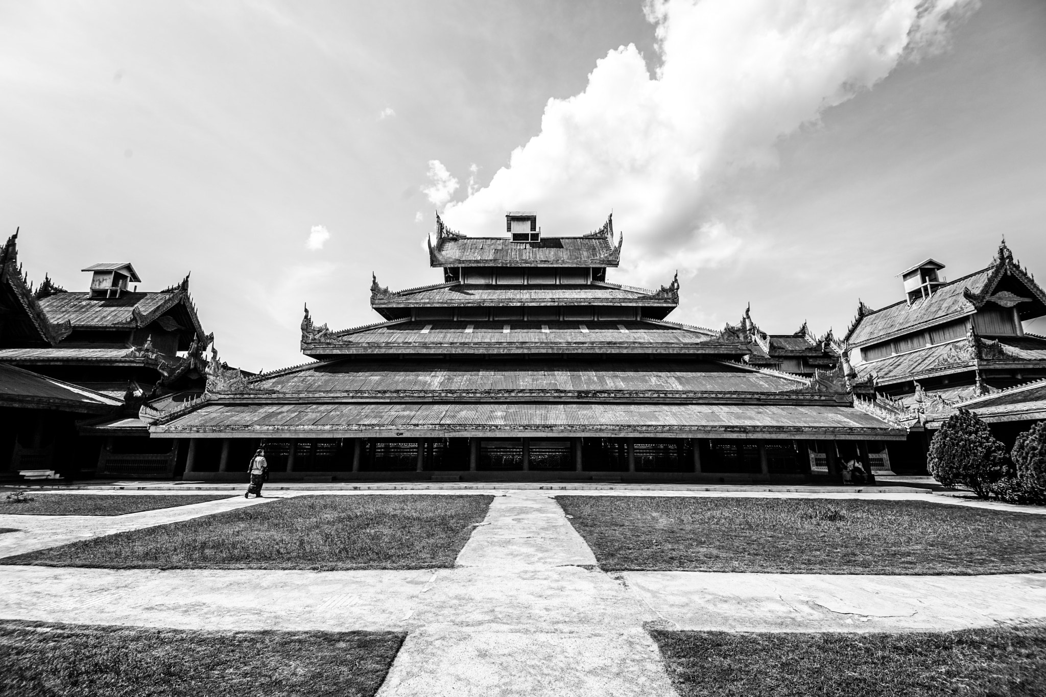 Sony a7 II + 20mm F2.8 sample photo. Chinese temple photography