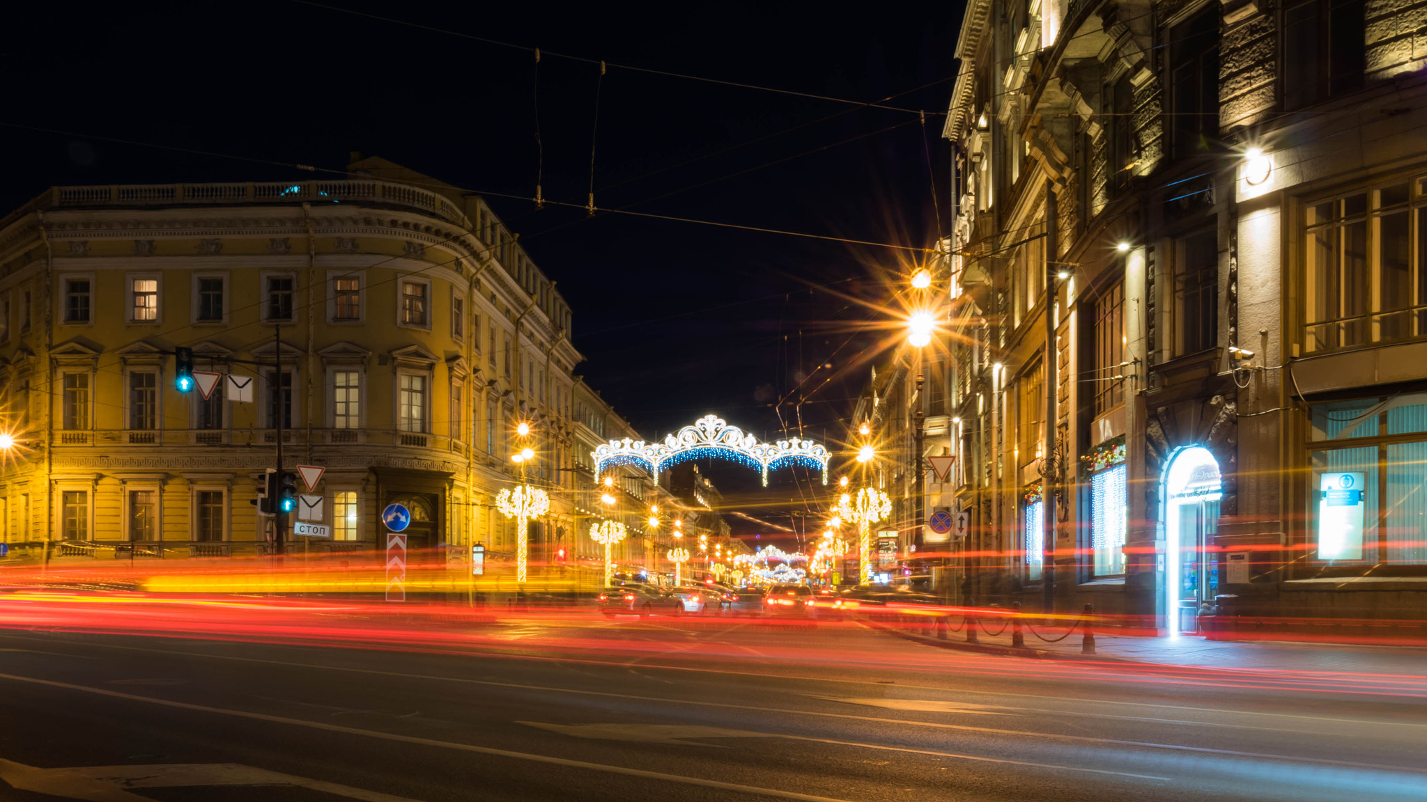 Panasonic Lumix DMC-GH4 + Olympus M.Zuiko Digital ED 7-14mm F2.8 PRO sample photo. Night at st petersburg photography