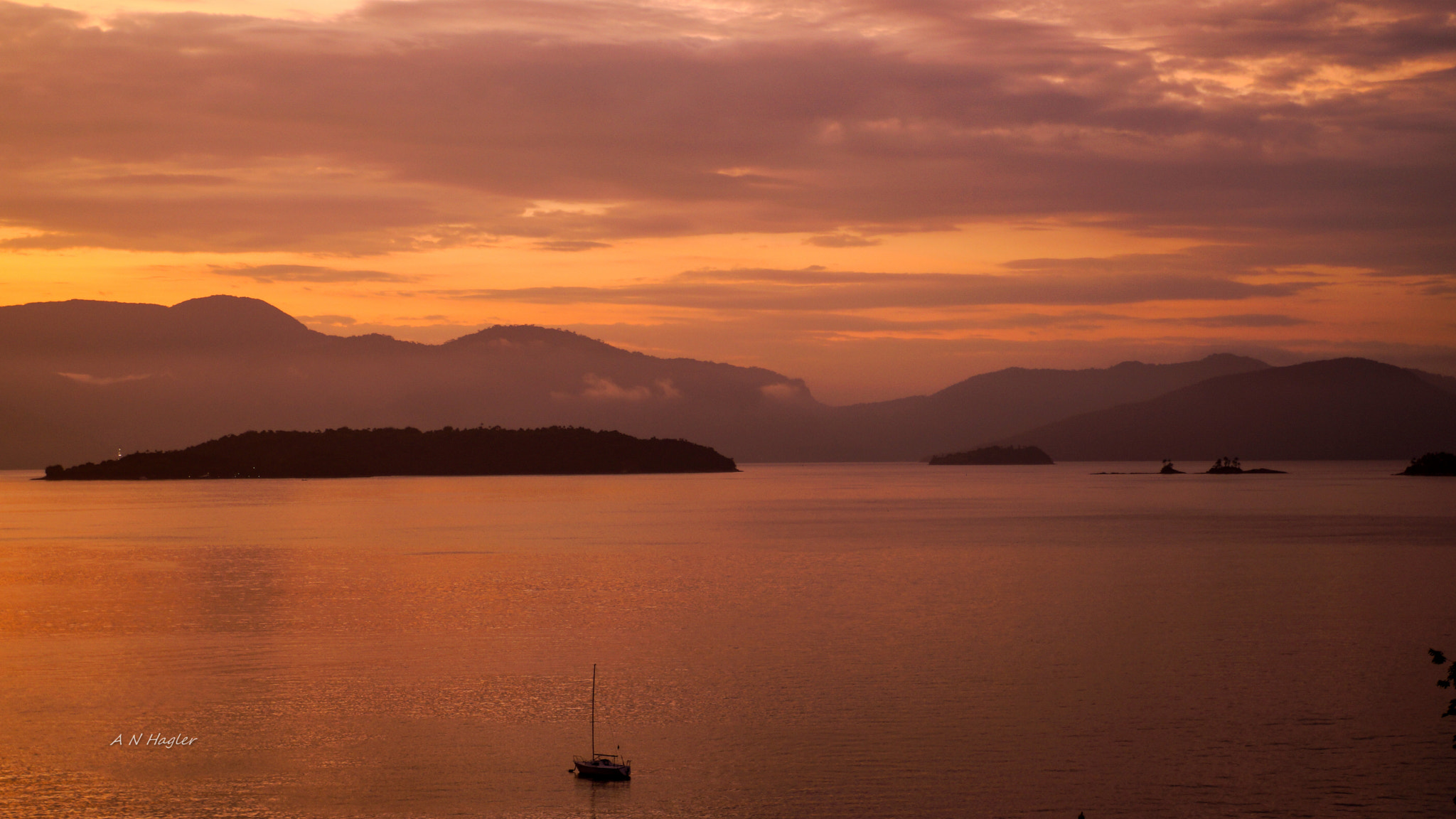 Sony a99 II + 28-75mm F2.8 SAM sample photo. Angra dos reis islands at sunrise photography