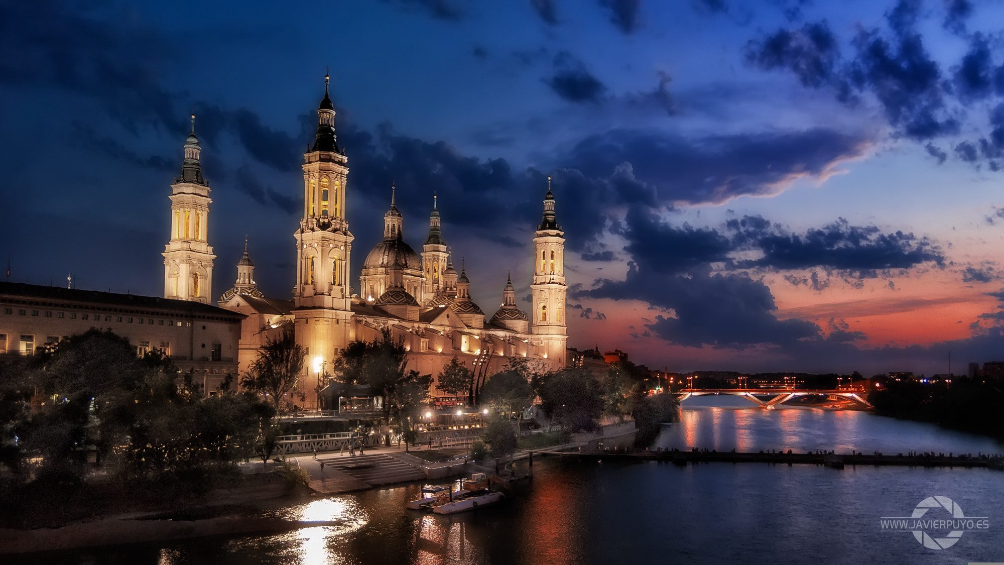 Sony Alpha DSLR-A300 sample photo. Atardecer en zaragoza photography