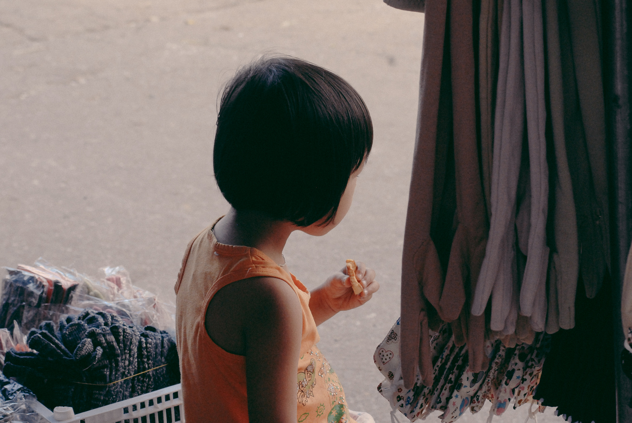 AF Zoom-Nikkor 35-70mm f/3.3-4.5 N sample photo. The life around me - day 1 photography