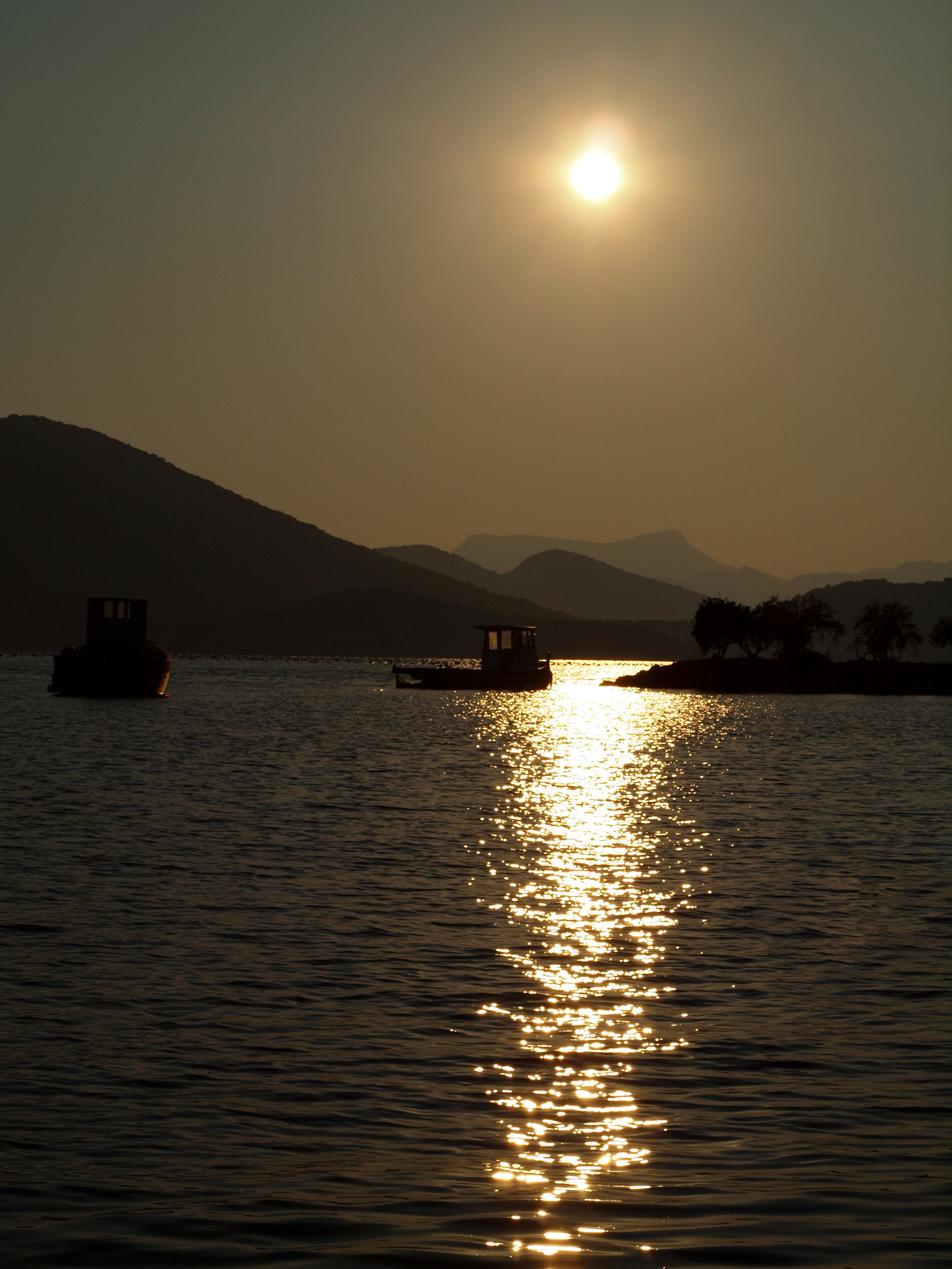 Olympus E-620 (EVOLT E-620) + OLYMPUS 14-42mm Lens sample photo. Croatian sunset photography