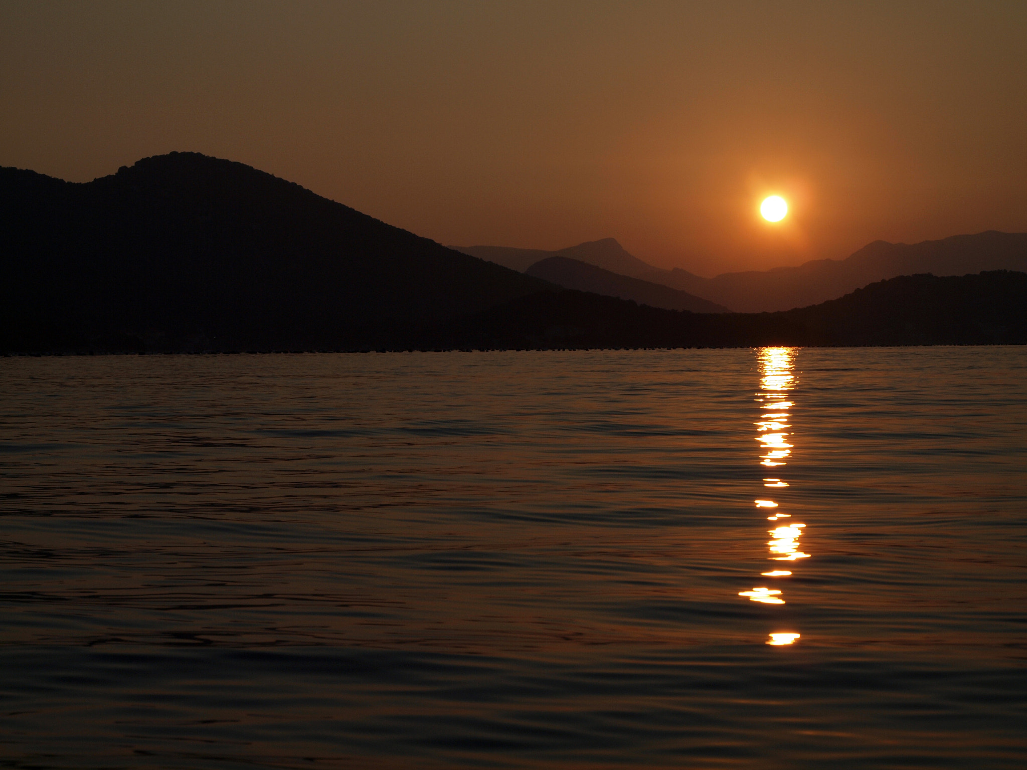 Olympus E-620 (EVOLT E-620) + OLYMPUS 14-42mm Lens sample photo. Warm sunset photography