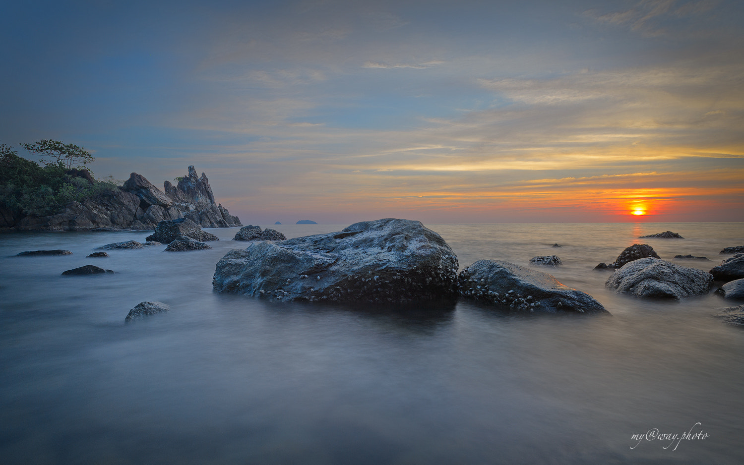 Nikon AF-S Nikkor 17-35mm F2.8D ED-IF sample photo. Chai chet sunsets#4 photography