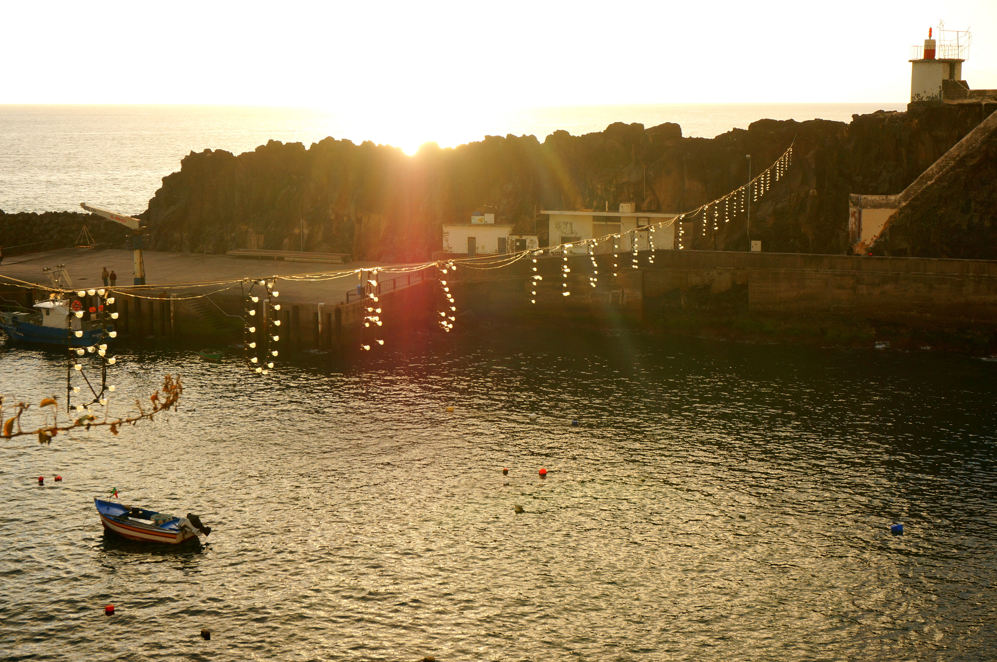 Sony Alpha NEX-5R + Sony E 18-50mm F4-5.6 sample photo. Camara de lobos, madeira photography