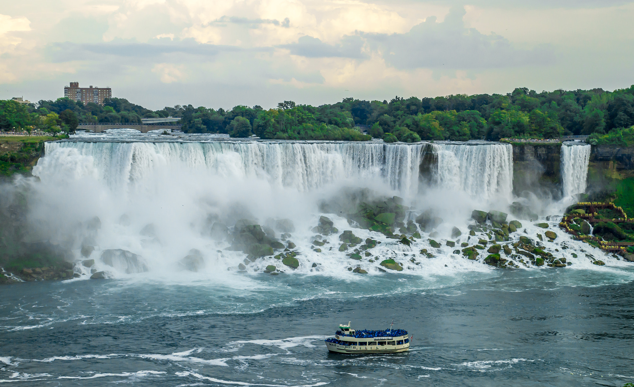 Sony DT 18-70mm F3.5-5.6 sample photo. Maid of the mist.jpg photography