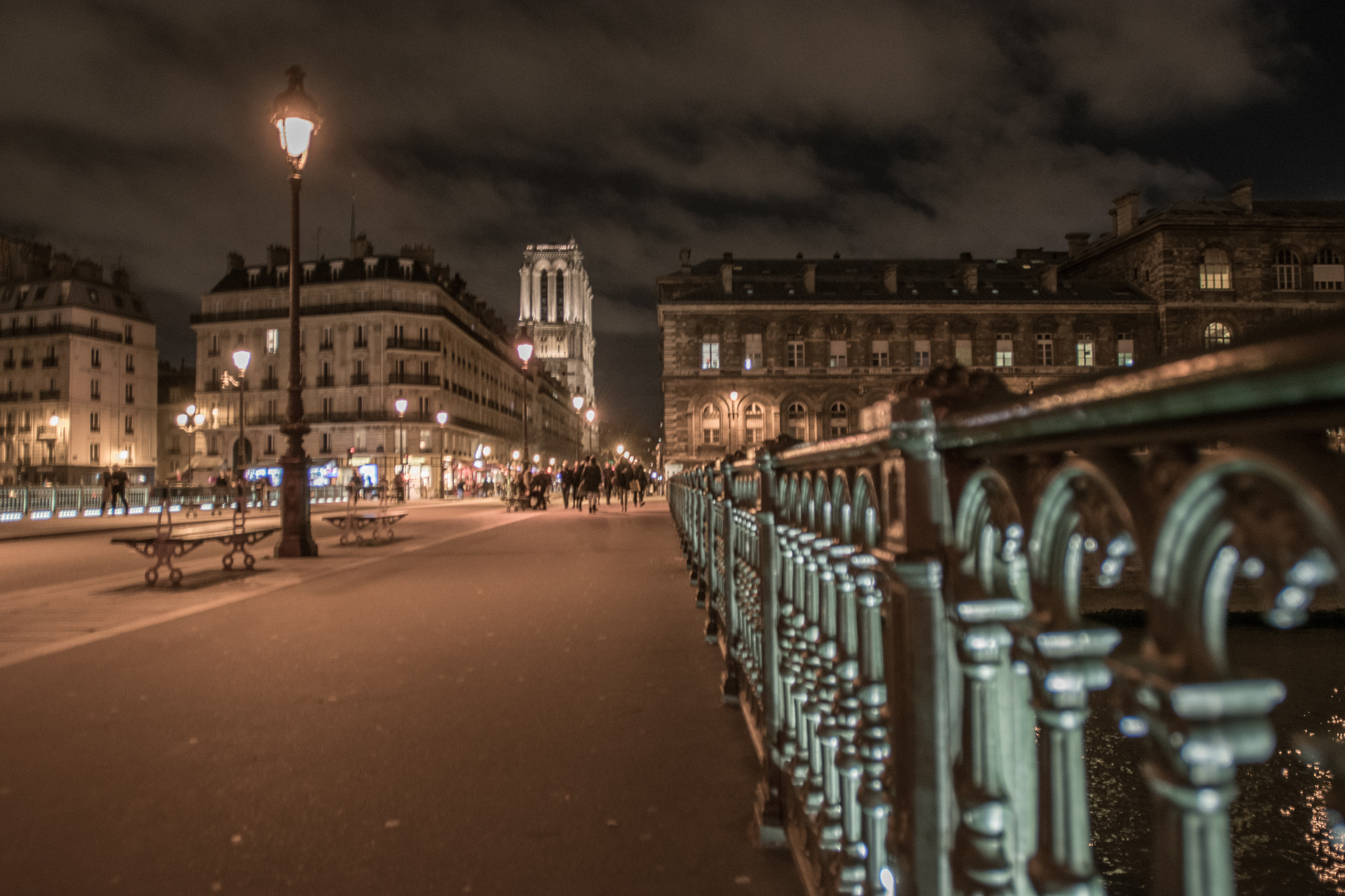 Nikon AF-S Nikkor 17-35mm F2.8D ED-IF sample photo. Paris places photography