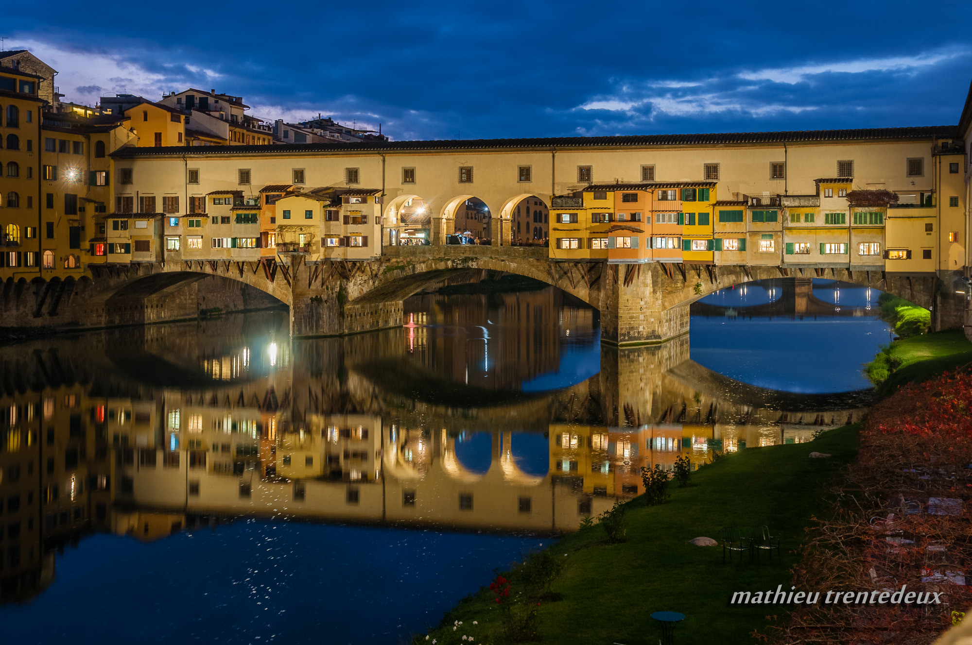Sigma 17-70mm F2.8-4 DC Macro OS HSM | C sample photo. Florence - ponte vecchio de nuit photography