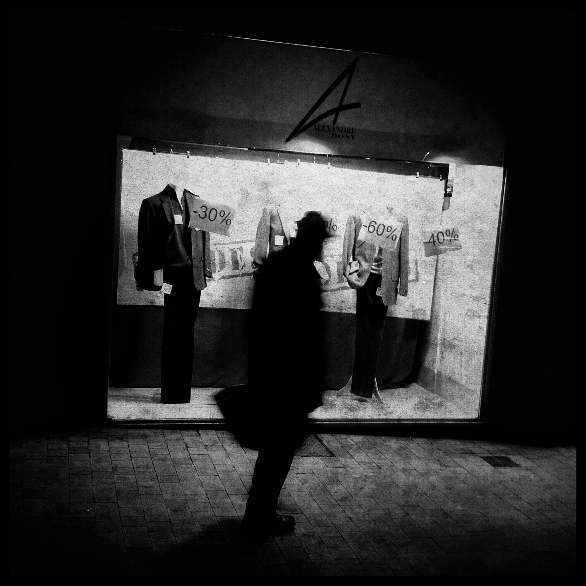 Hipstamatic 305 sample photo. Night sales photography