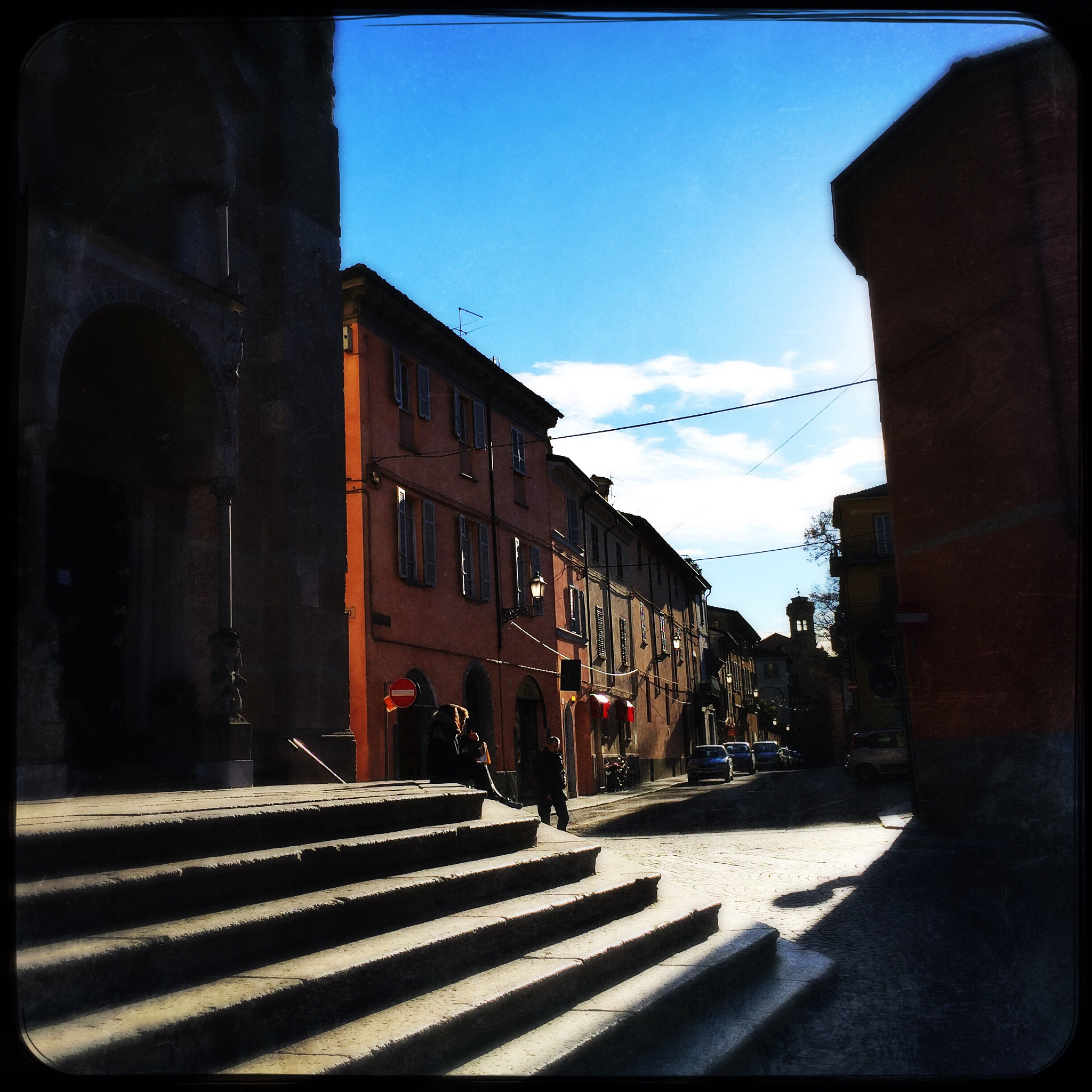 Hipstamatic 305 sample photo. Dark and light photography